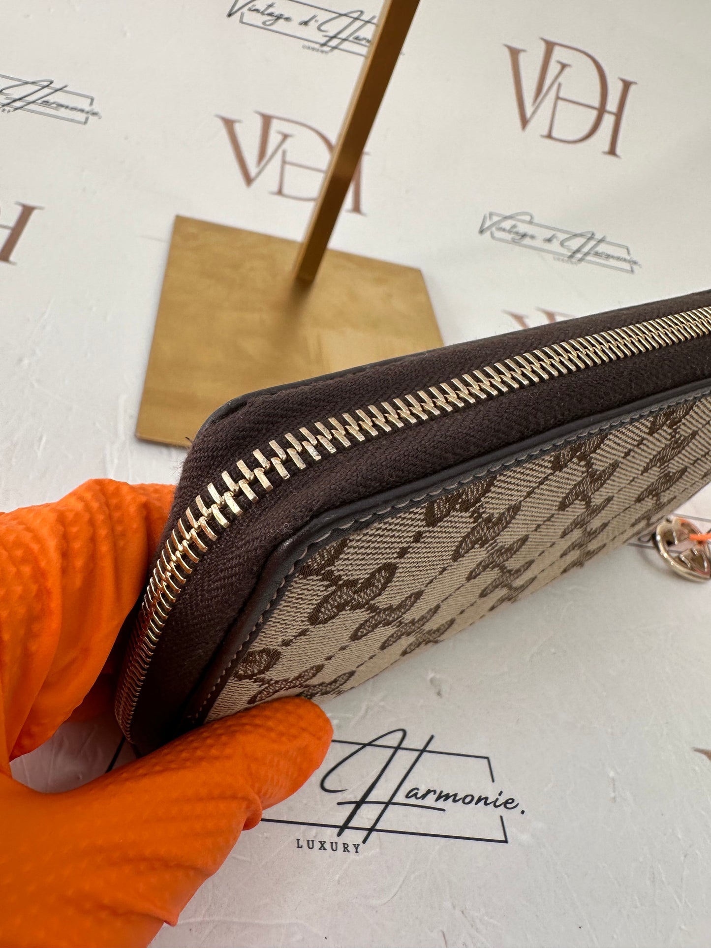 382533 - Gucci Wallet