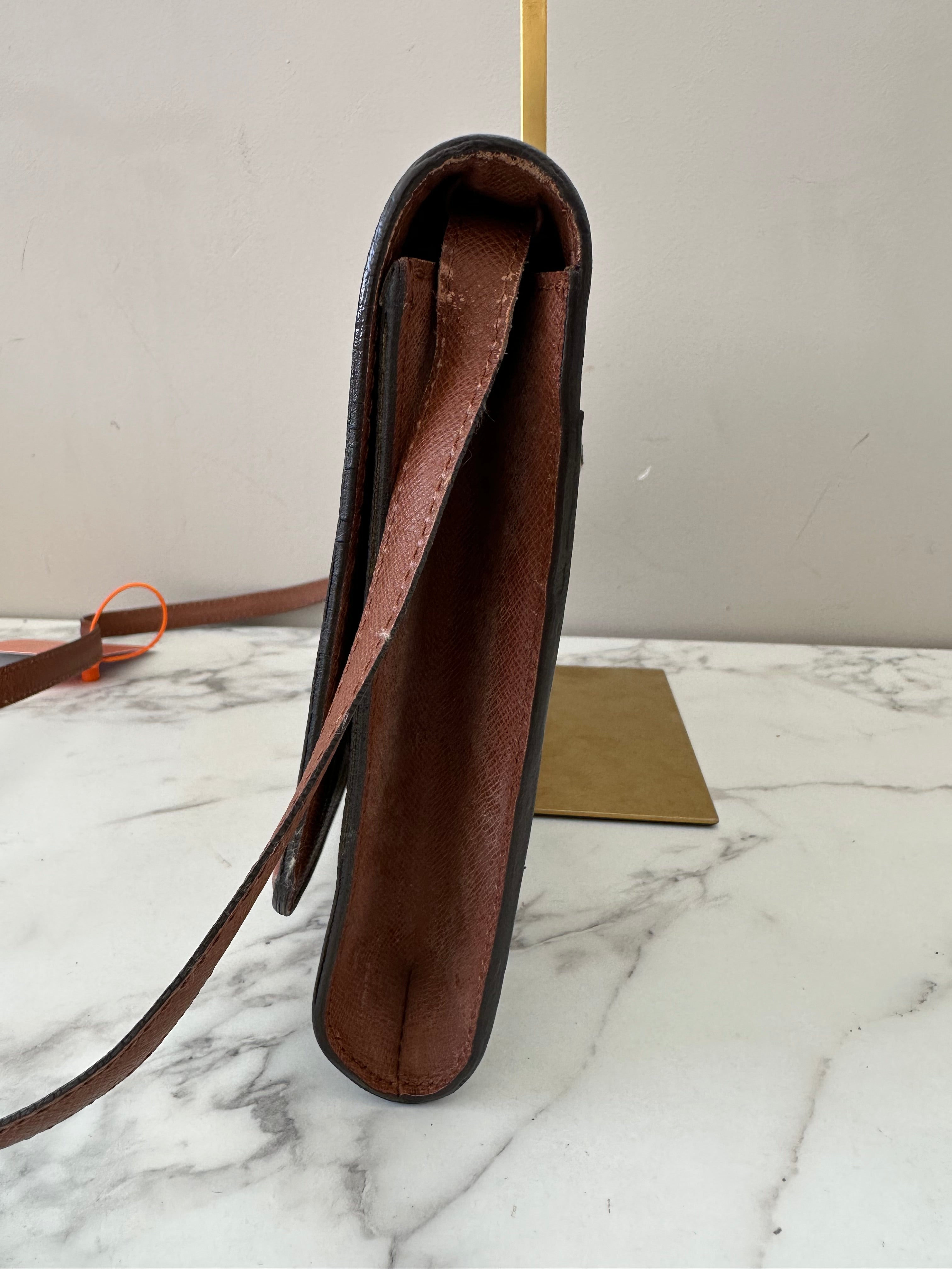 Louis Vuitton Bordeaux 27