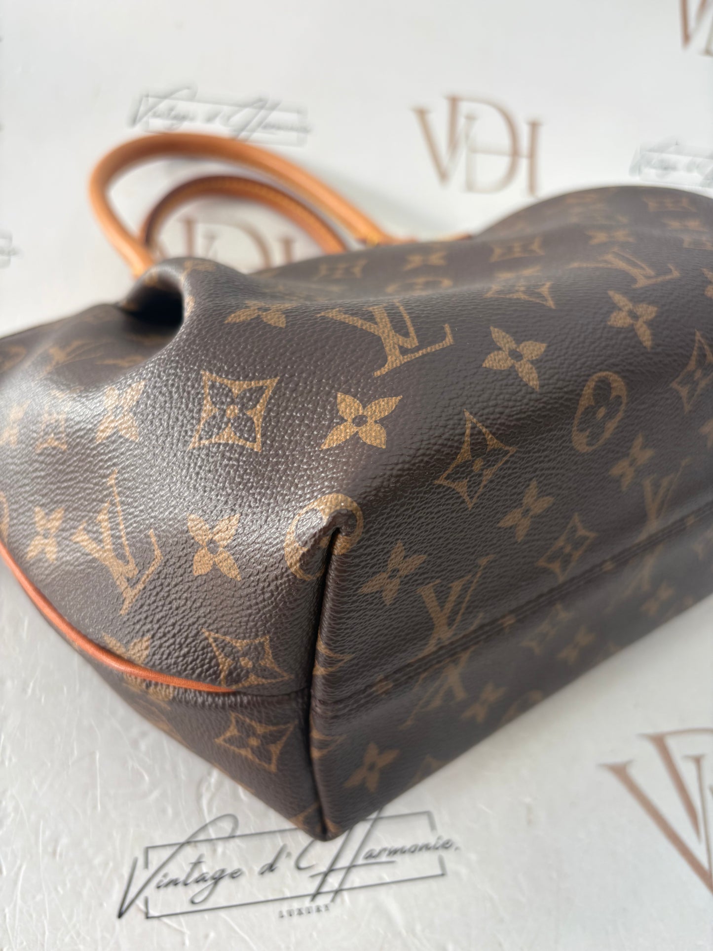 383821 - Louis Vuitton Turenne