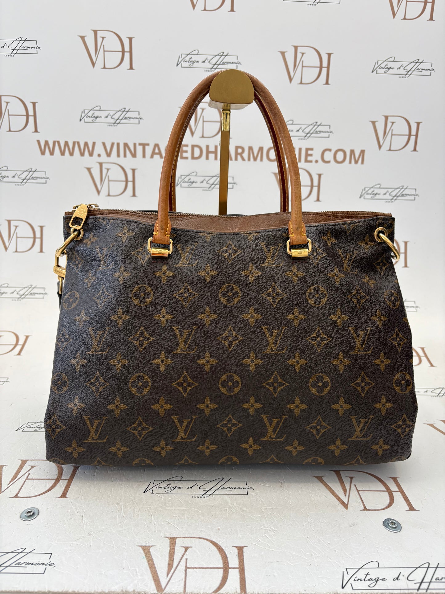 384162 - LV pallas
