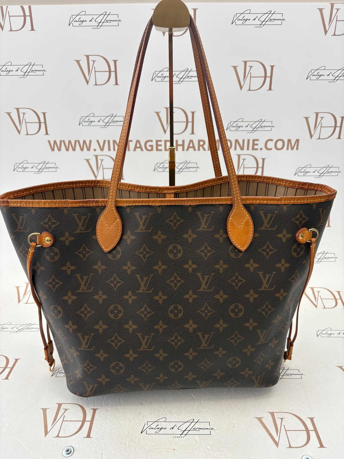 383924- Louis Vuitton Neverfull