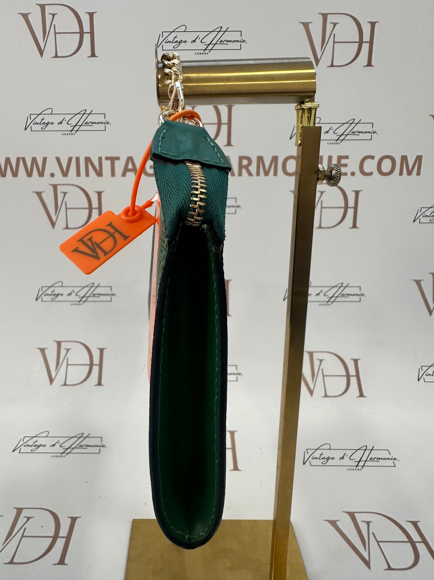 017928 - Louis Vuitton Green Pochette