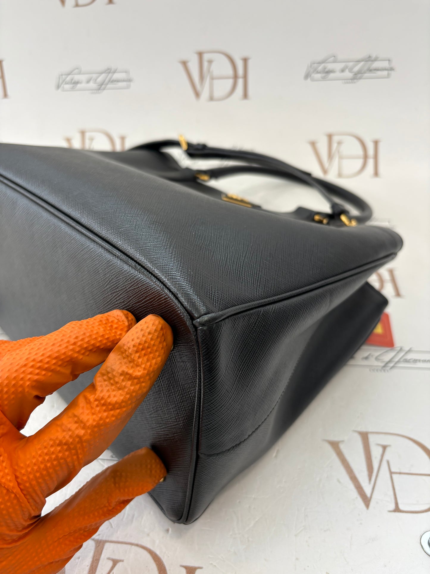 384303 - Prada Galleria Black