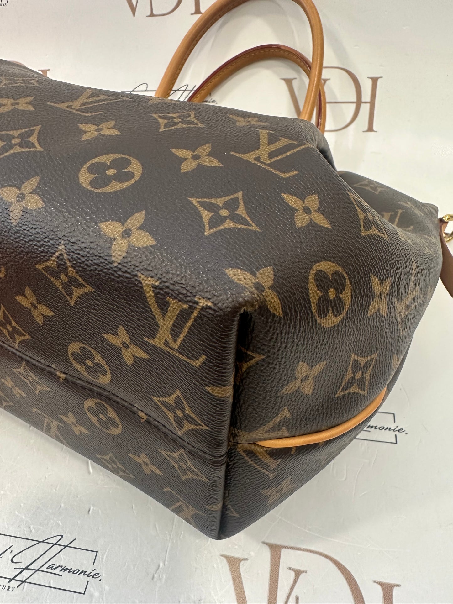 382760 - Louis Vuitton Turenne