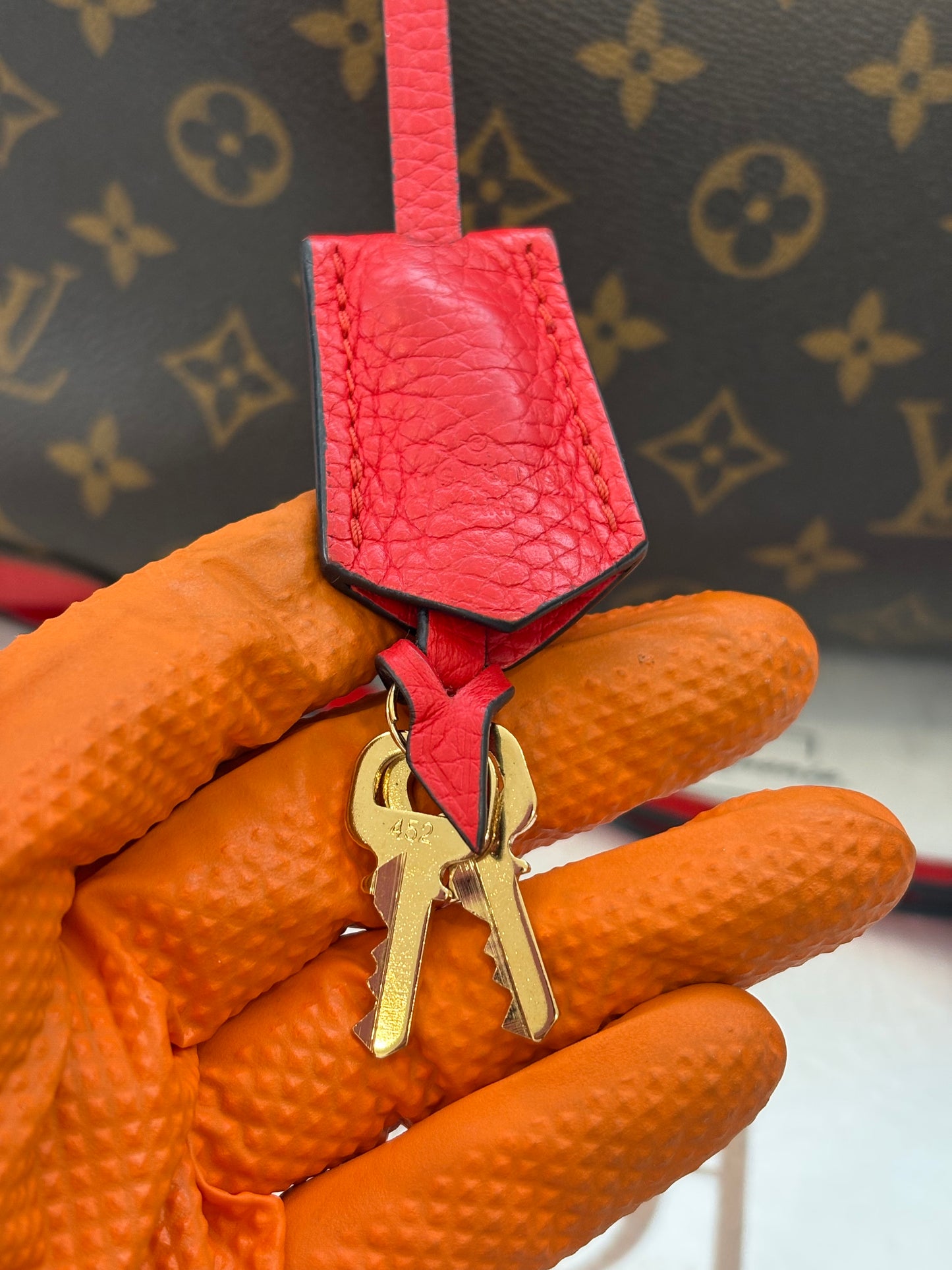 017201 - Louis Vuitton Retiro PM