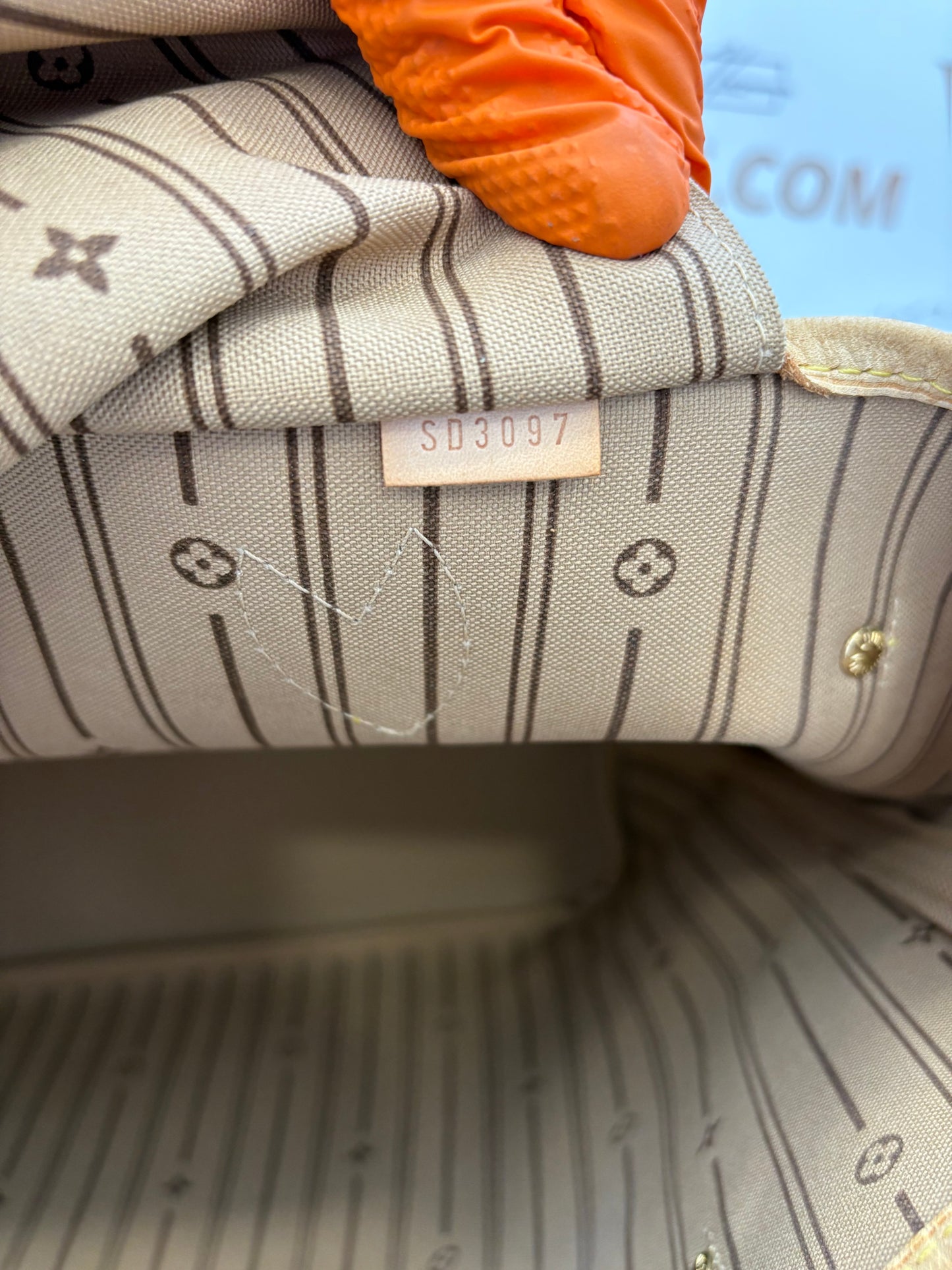 018849 - Louis Vuitton Neverfull MM