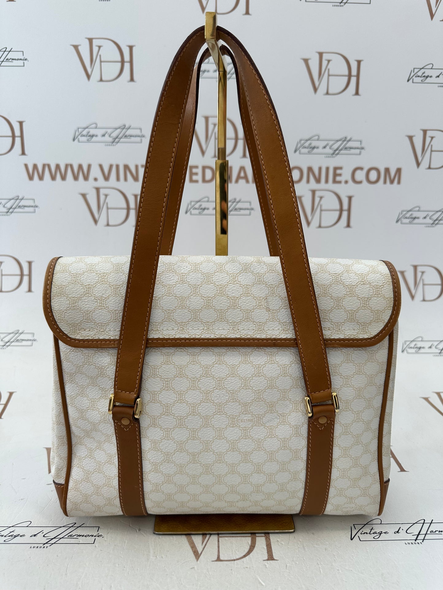 018081 - Céline White PVC