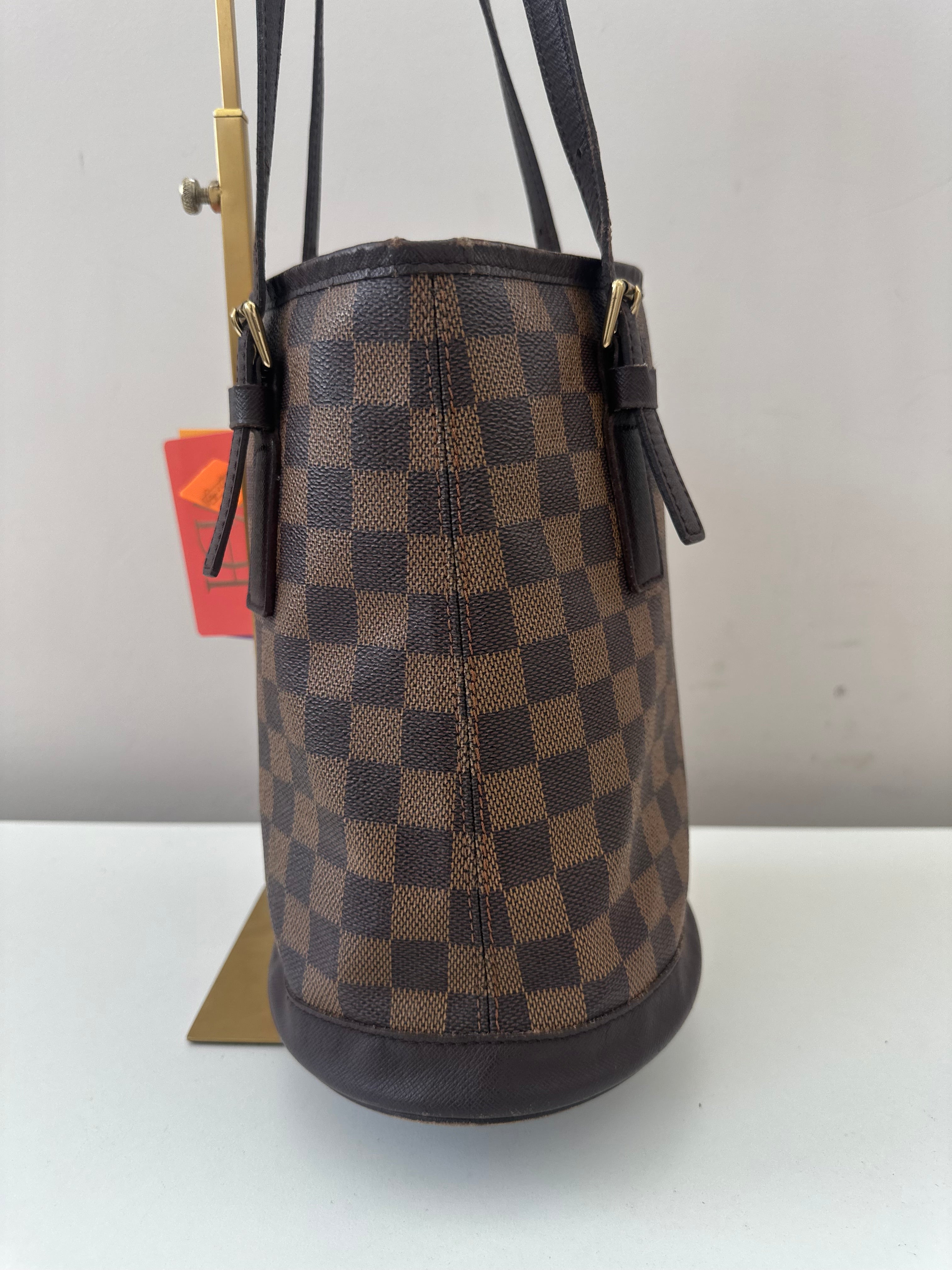 Louis Vuitton Marais
