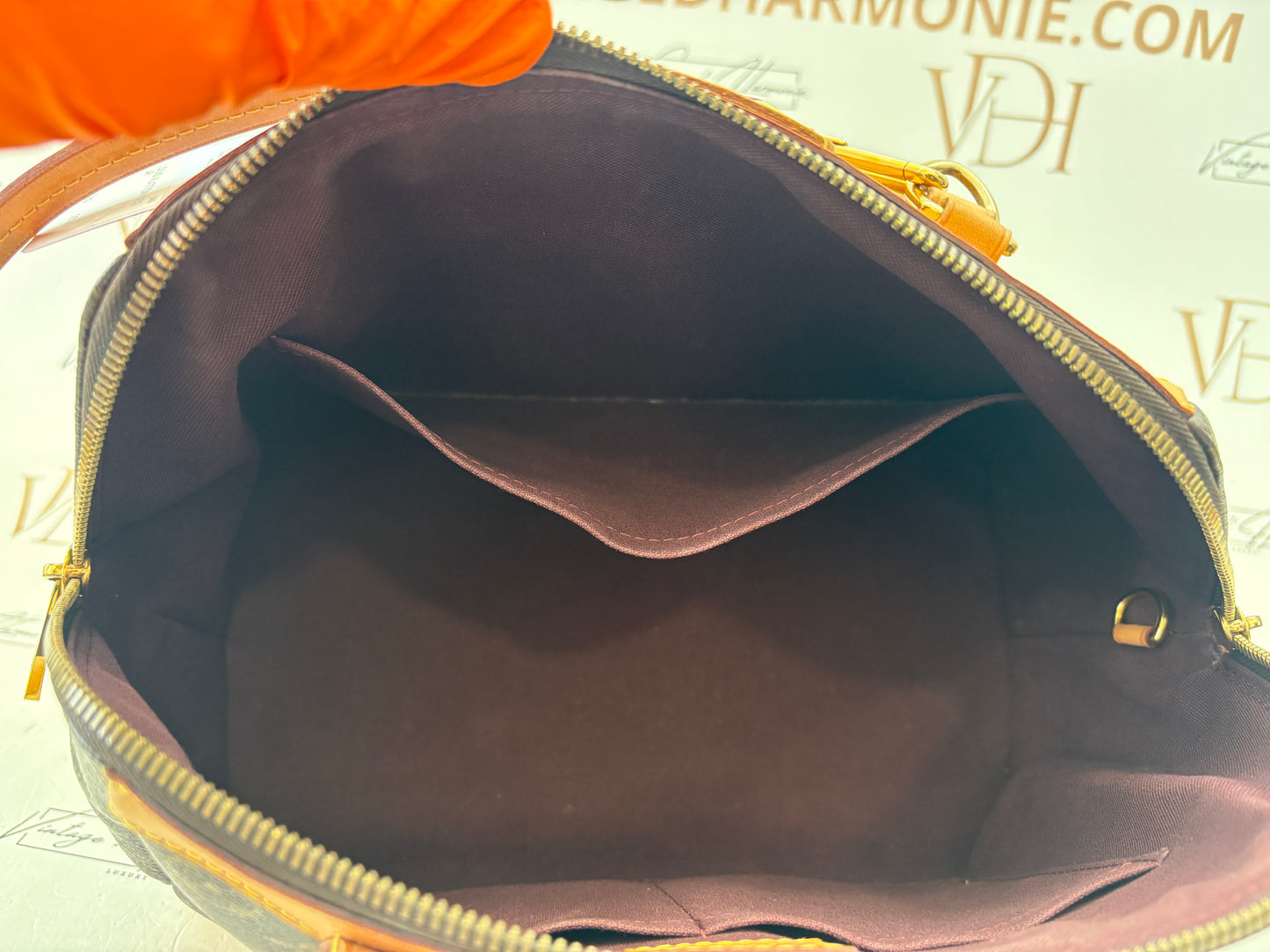 384180 - Louis Vuitton Segur
