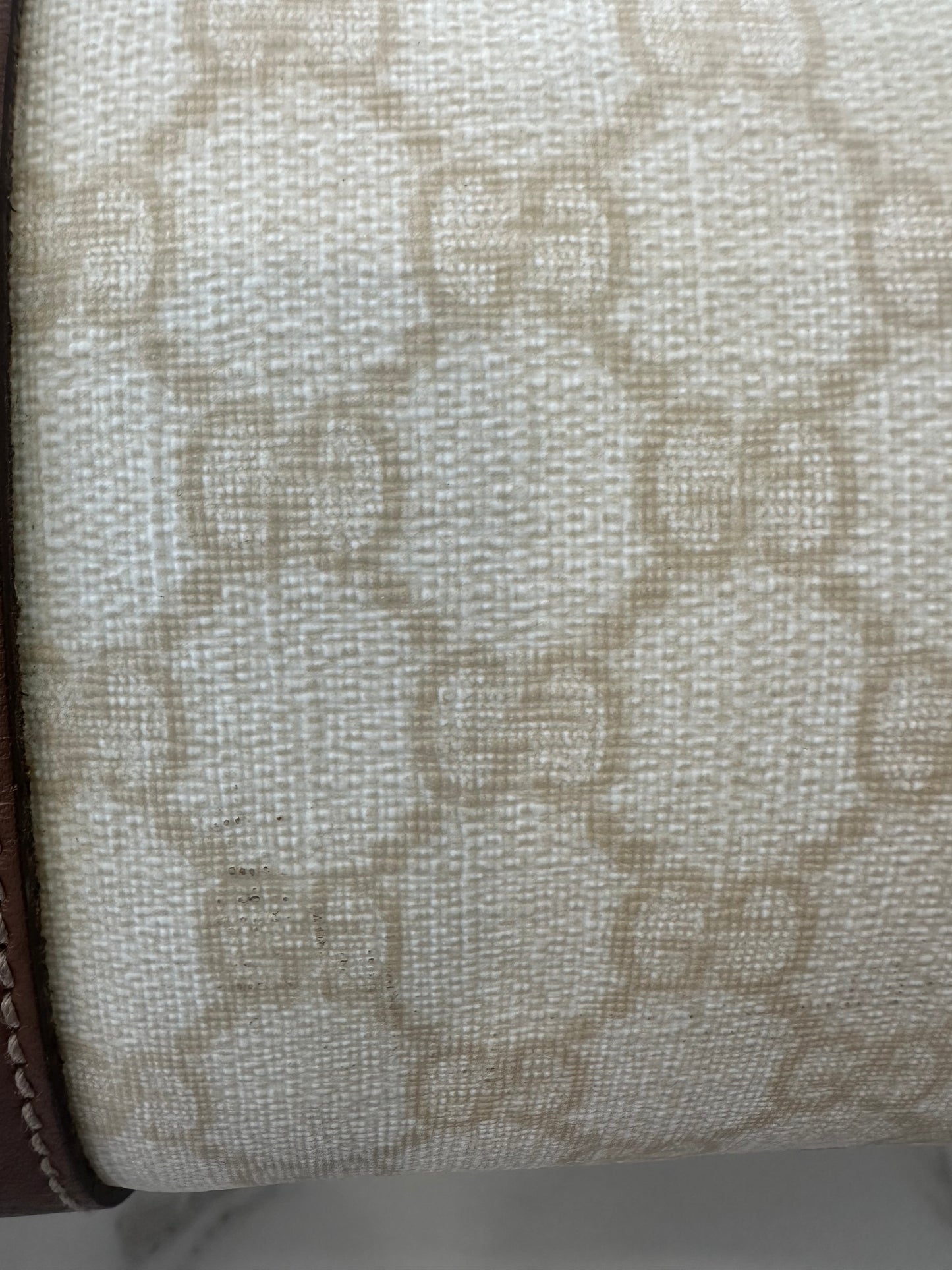 Gucci White