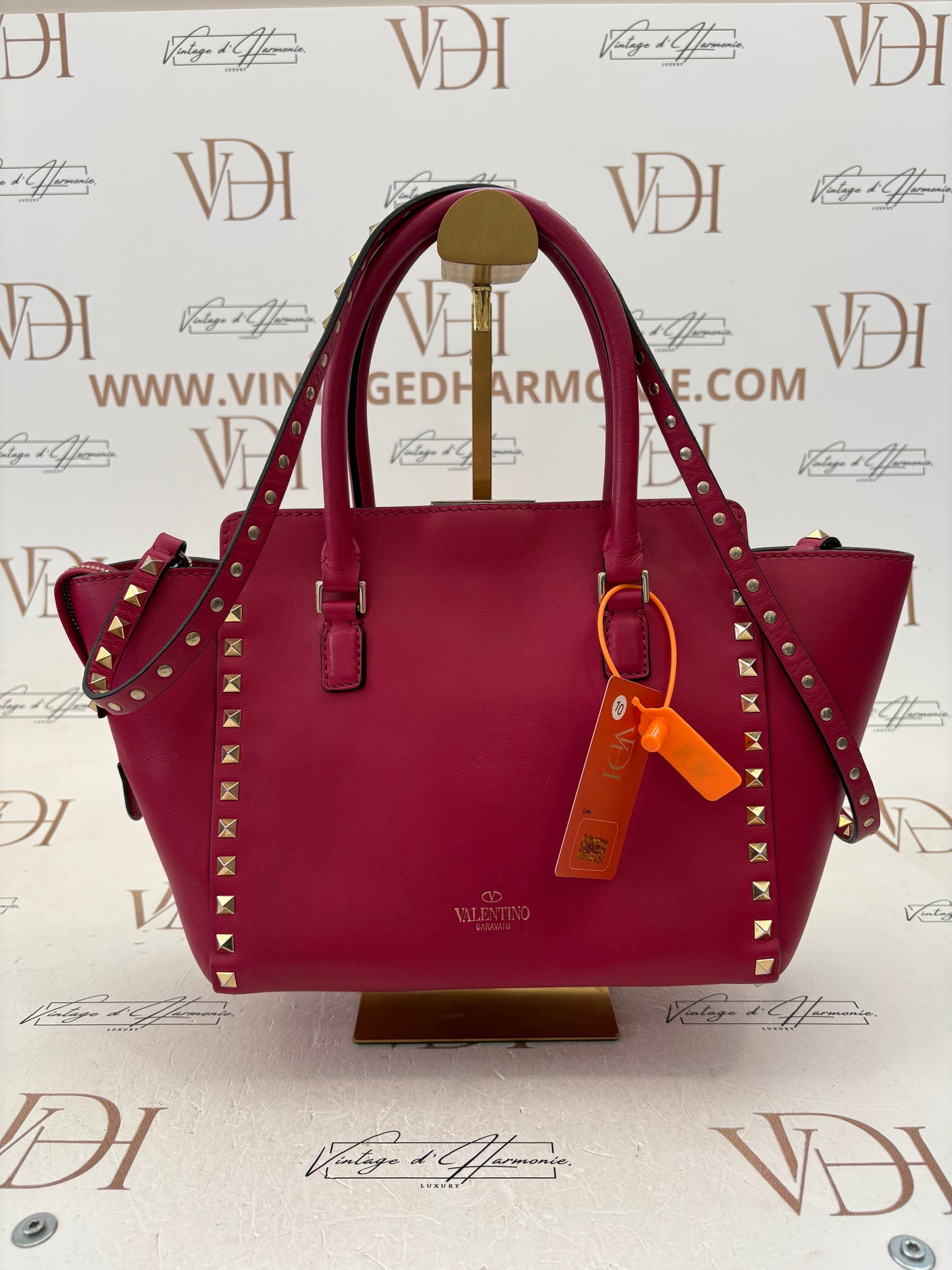 384151 - Valentino Rockstud