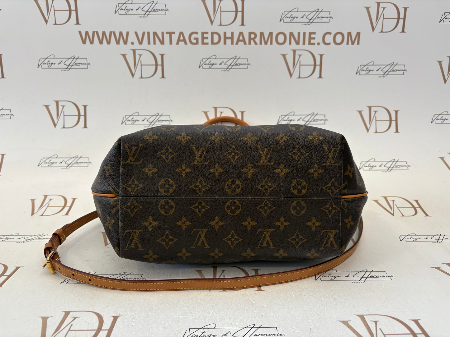 384088 - Louis Vuitton Turenne