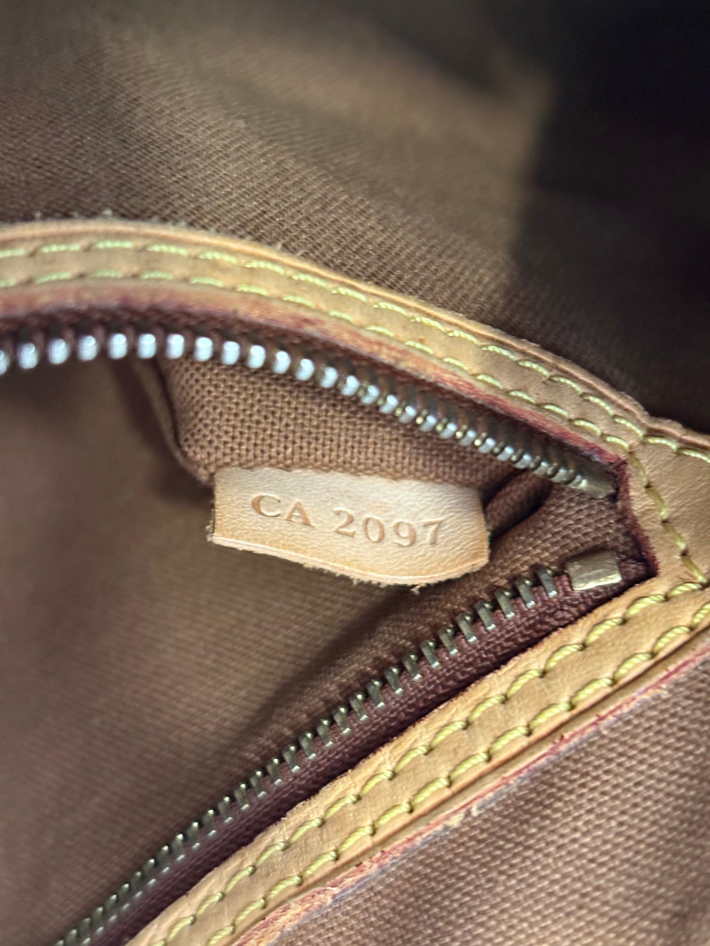018128 - Louis Vuitton Batignolles Horizontal
