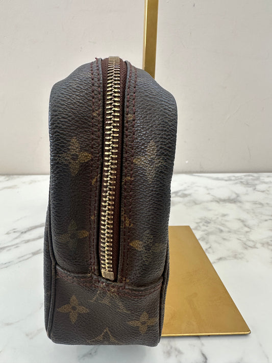 Louis Vuitton Trousse Toilette 23