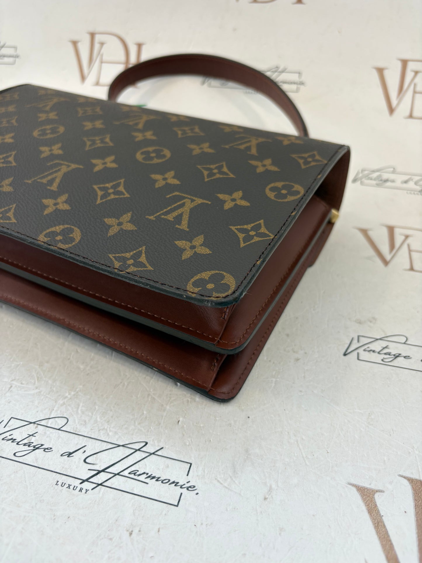 017120 - Louis Vuitton Concorde