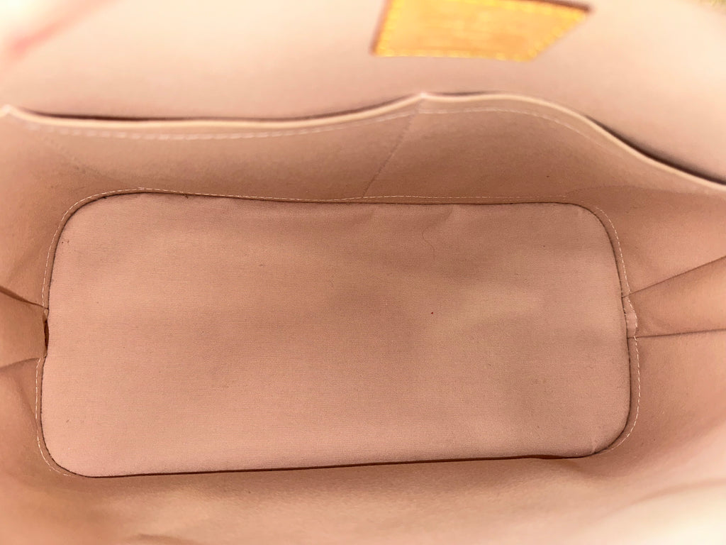 Louis Vuitton Alma Vernis Beige