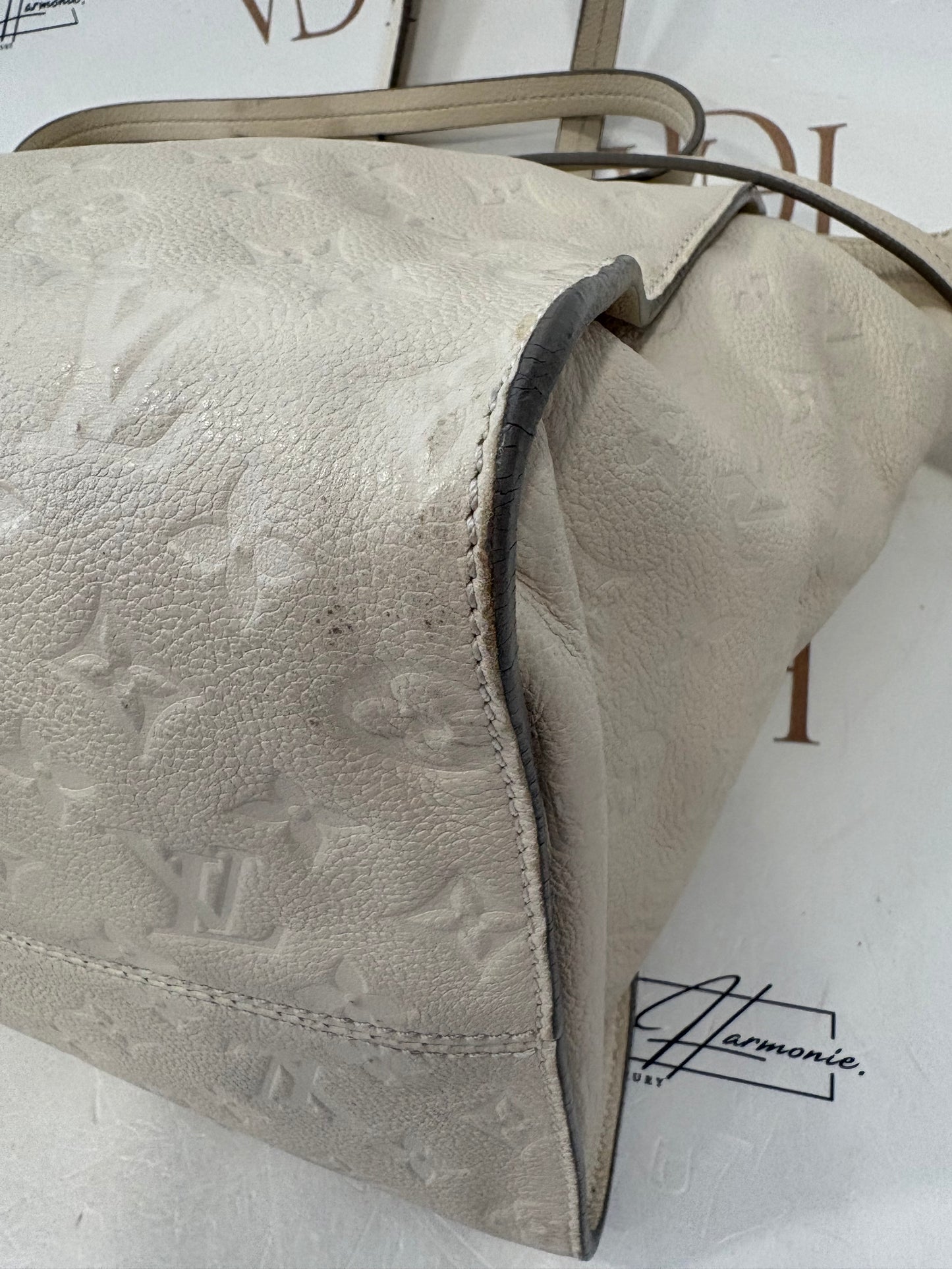 382958 - Louis Vuitton Lumineuse White
