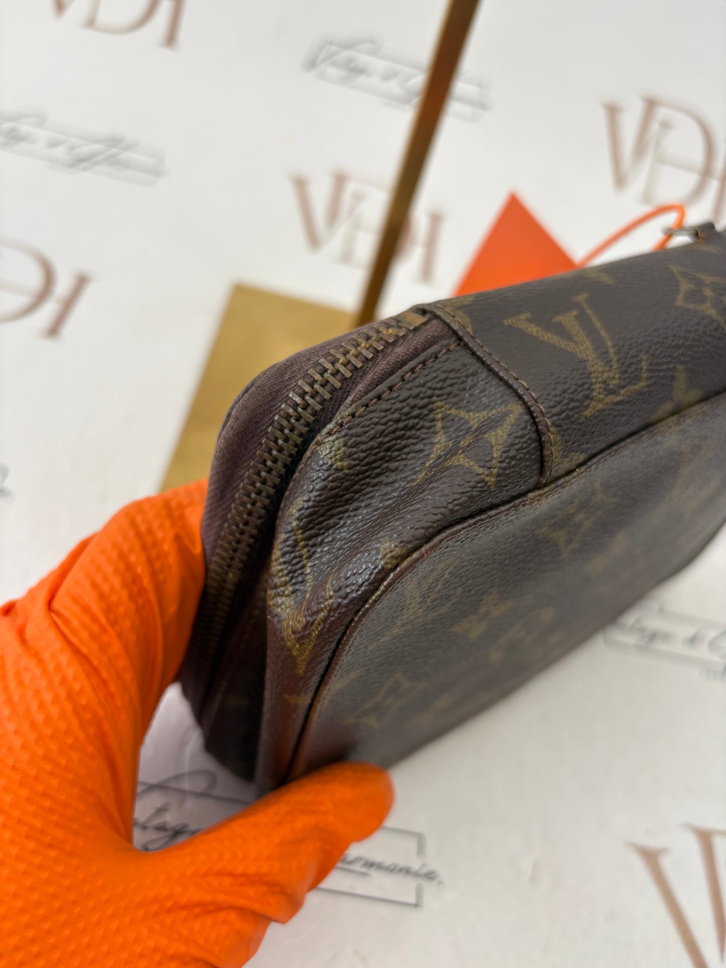 017683 - Louis Vuitton Pochette Montecarlo