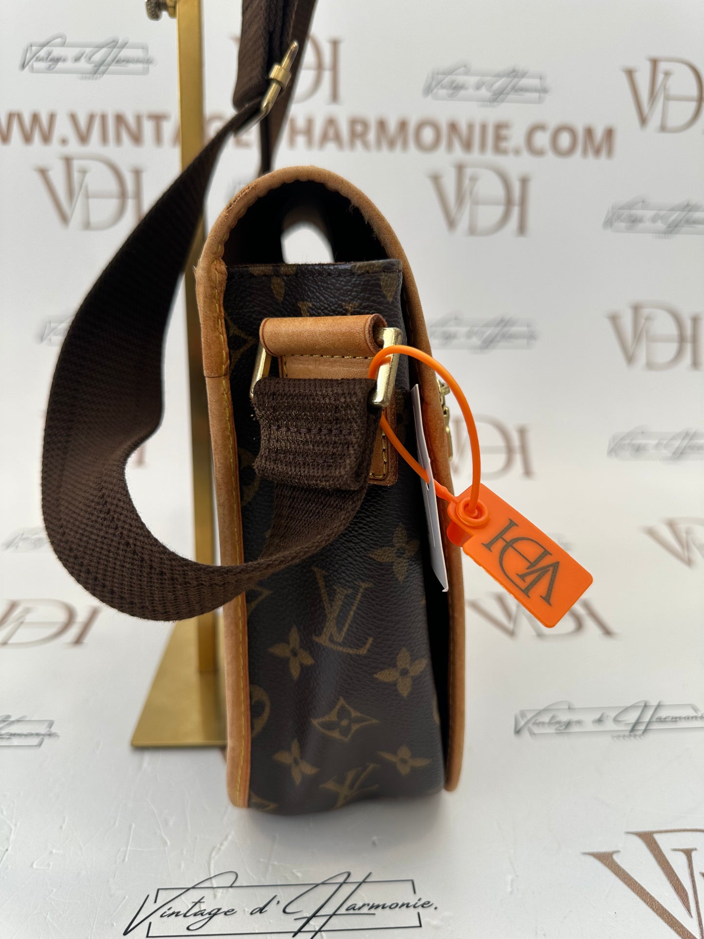 017996 - Louis Vuitton Messenger Bosphore PM