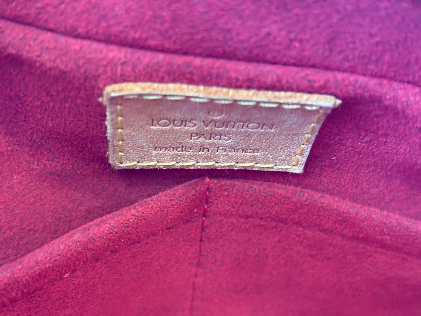 018593 - Louis Vuitton Viva Cite MM