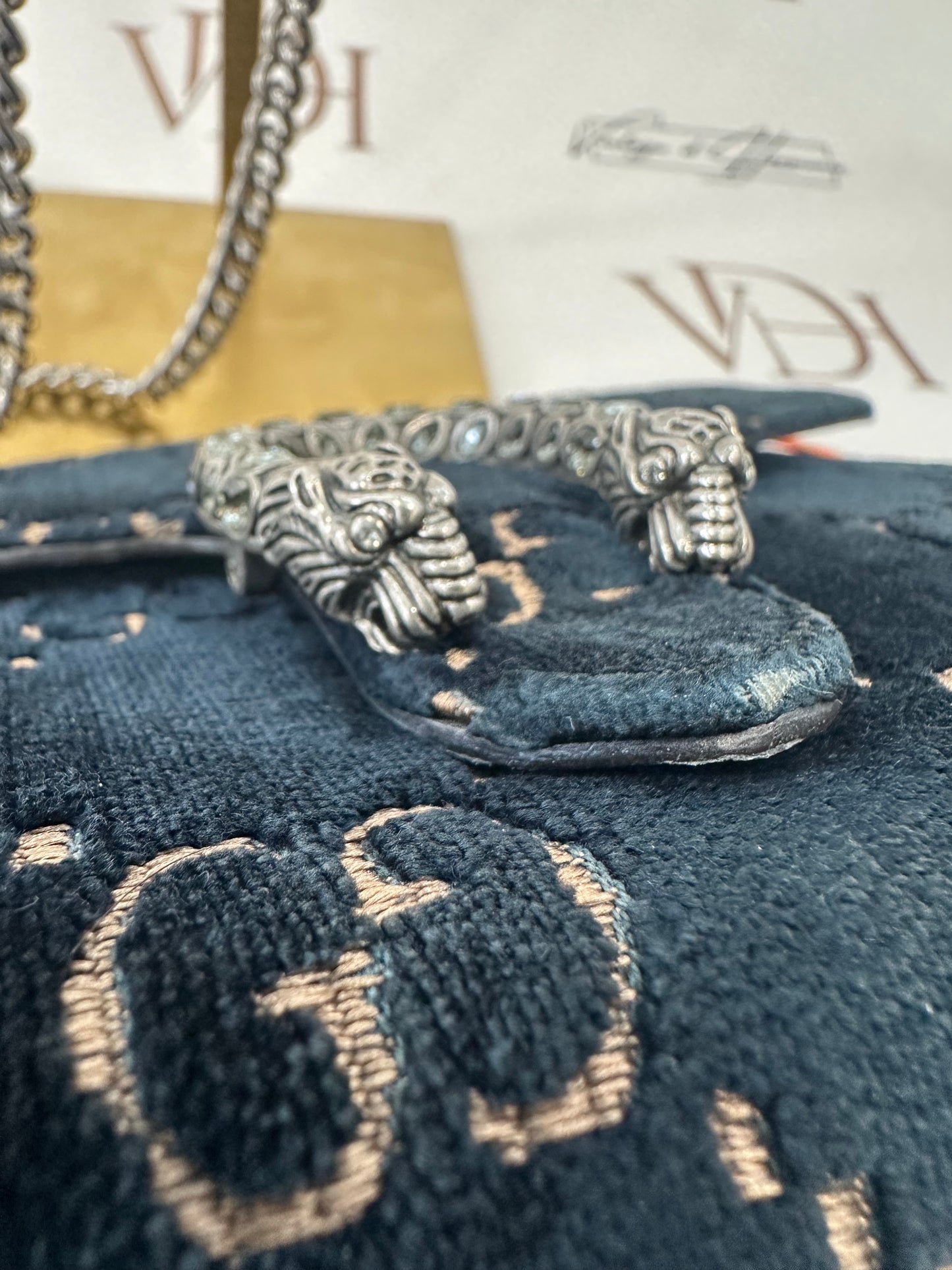 382239 - Gucci Dionysus