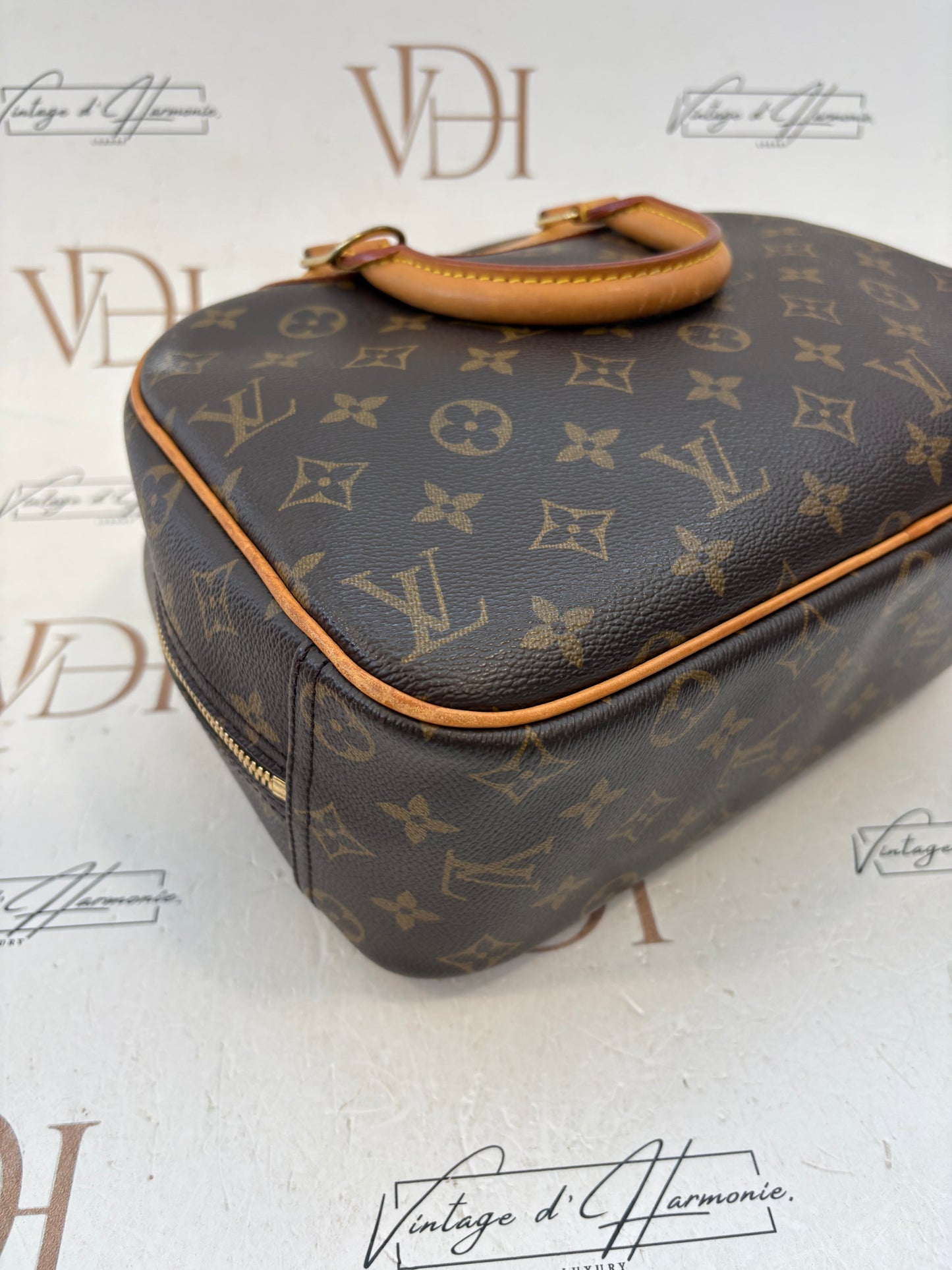 018187 - Louis Vuitton Trouville
