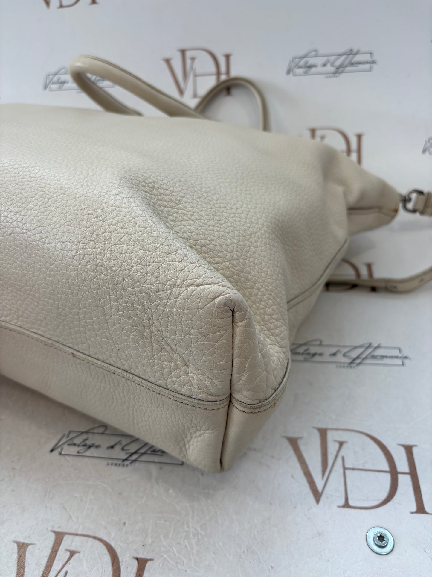 018352 - Prada Tote White