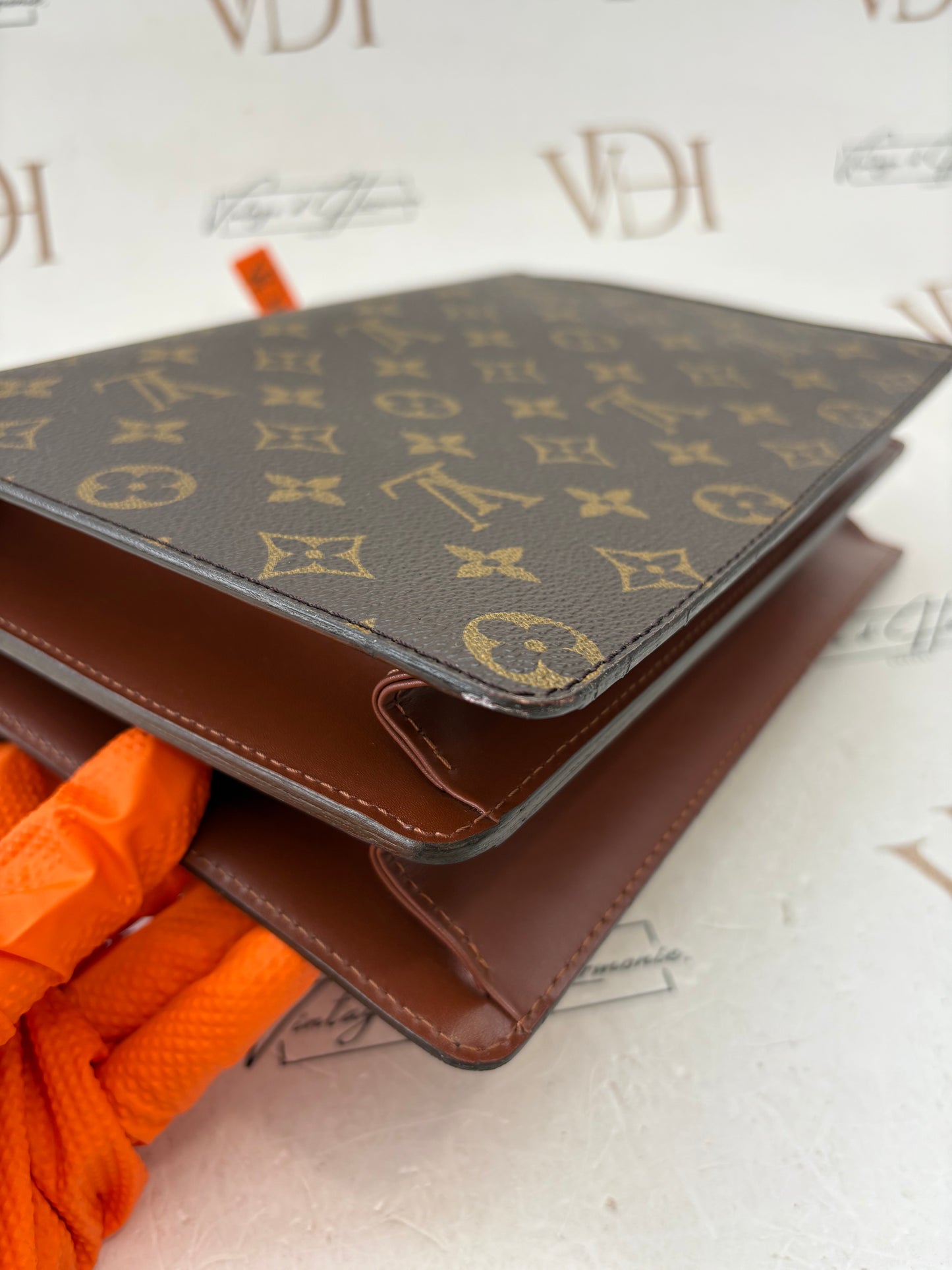 018971 - Louis Vuitton Concorde