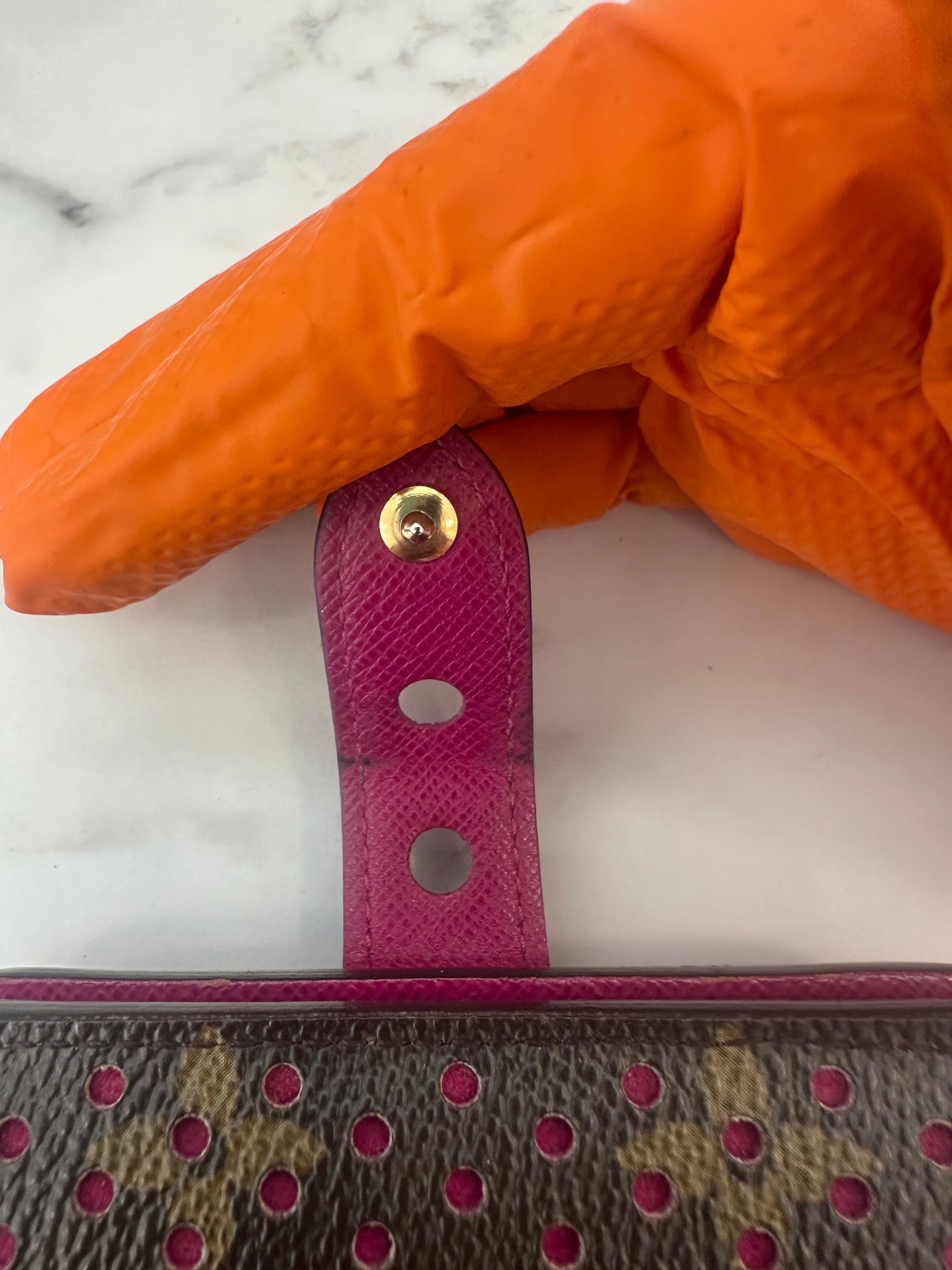 Louis Vuitton Conpact Zip Perfo