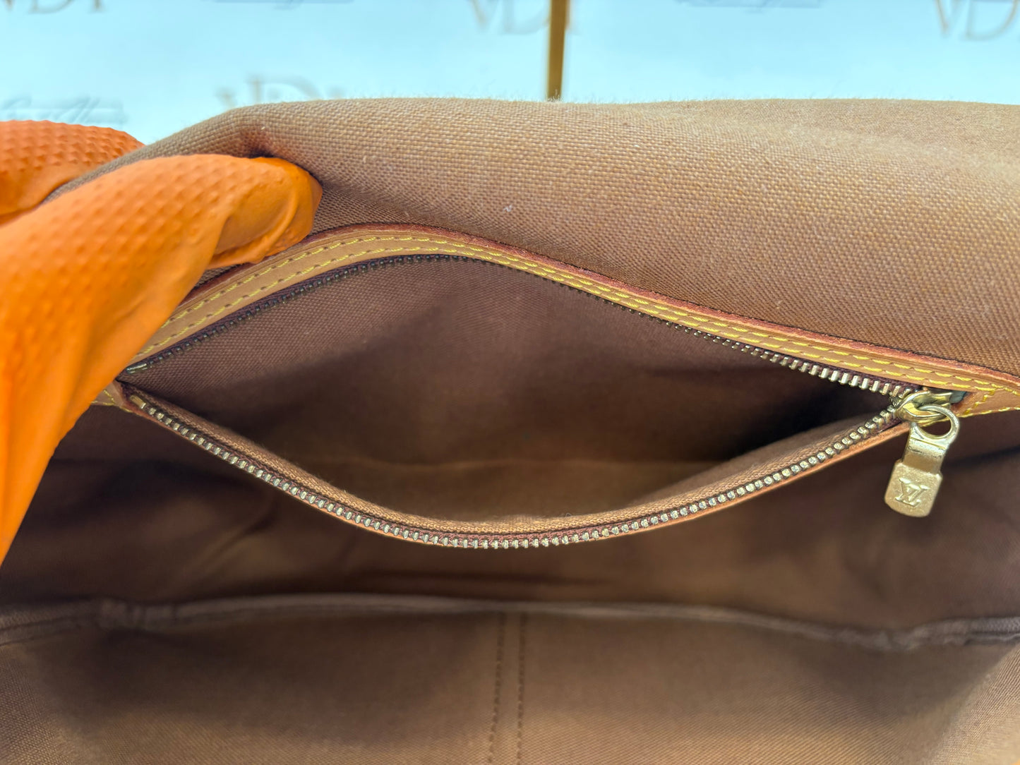 017154 - Louis Vuitton Gibeciere MM