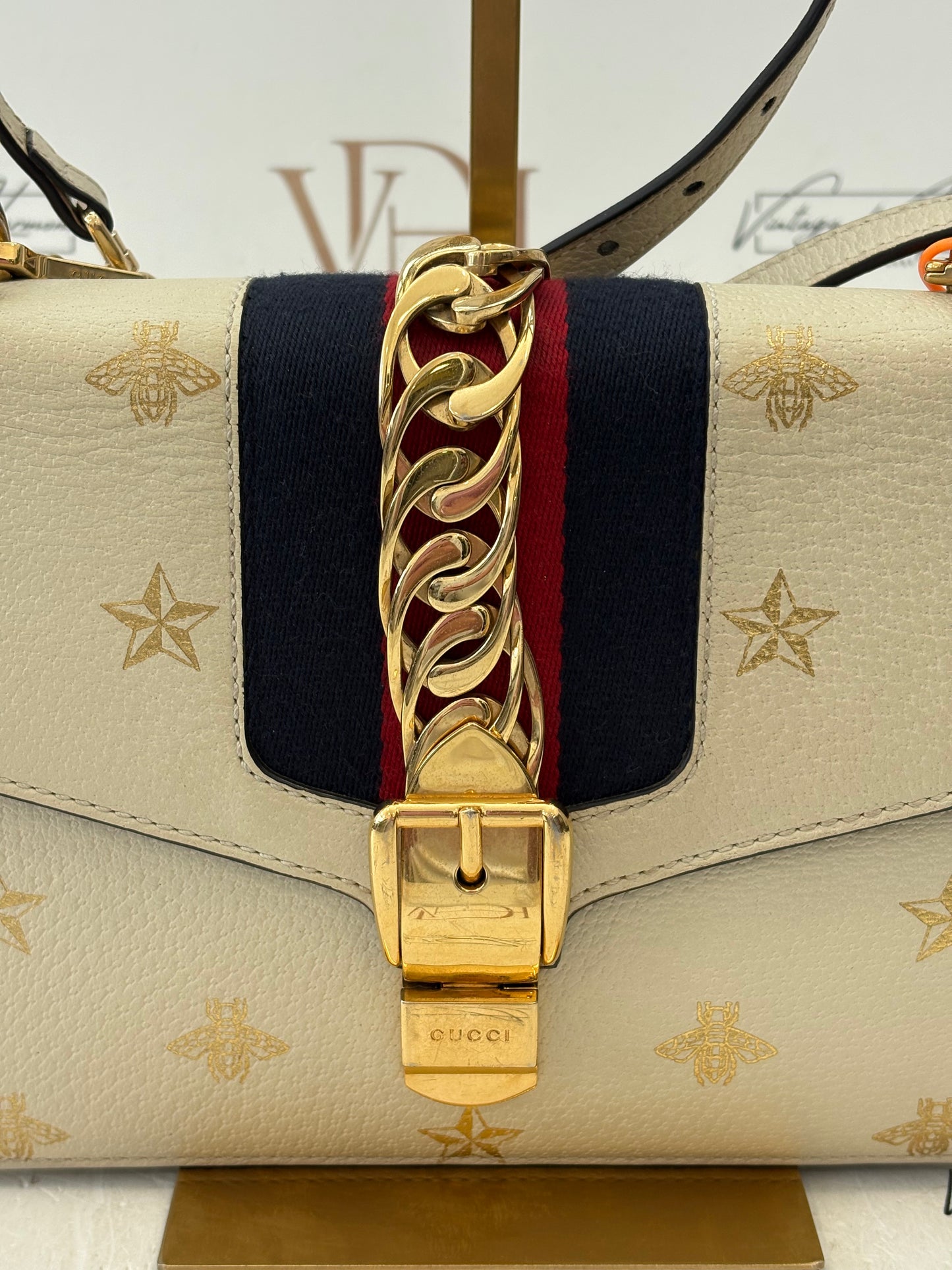 384258 - Gucci
