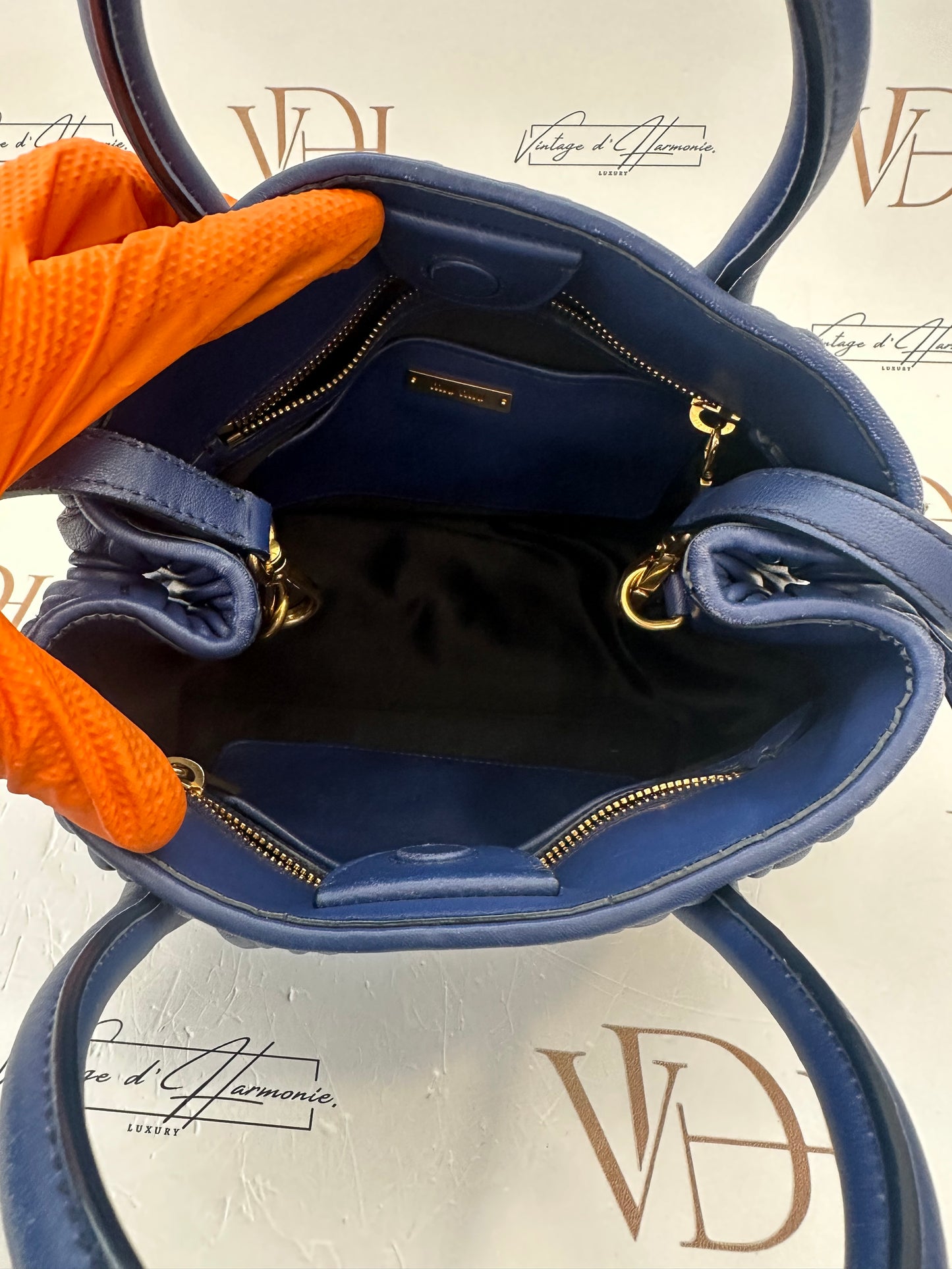 382661 -  Miu Miu Avenue