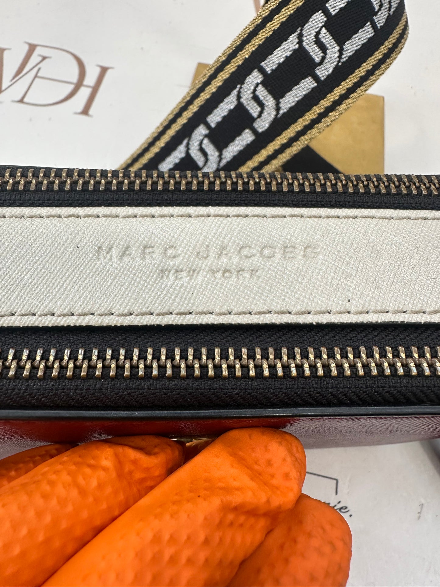 101850 - Marc Jacobs Snapshot