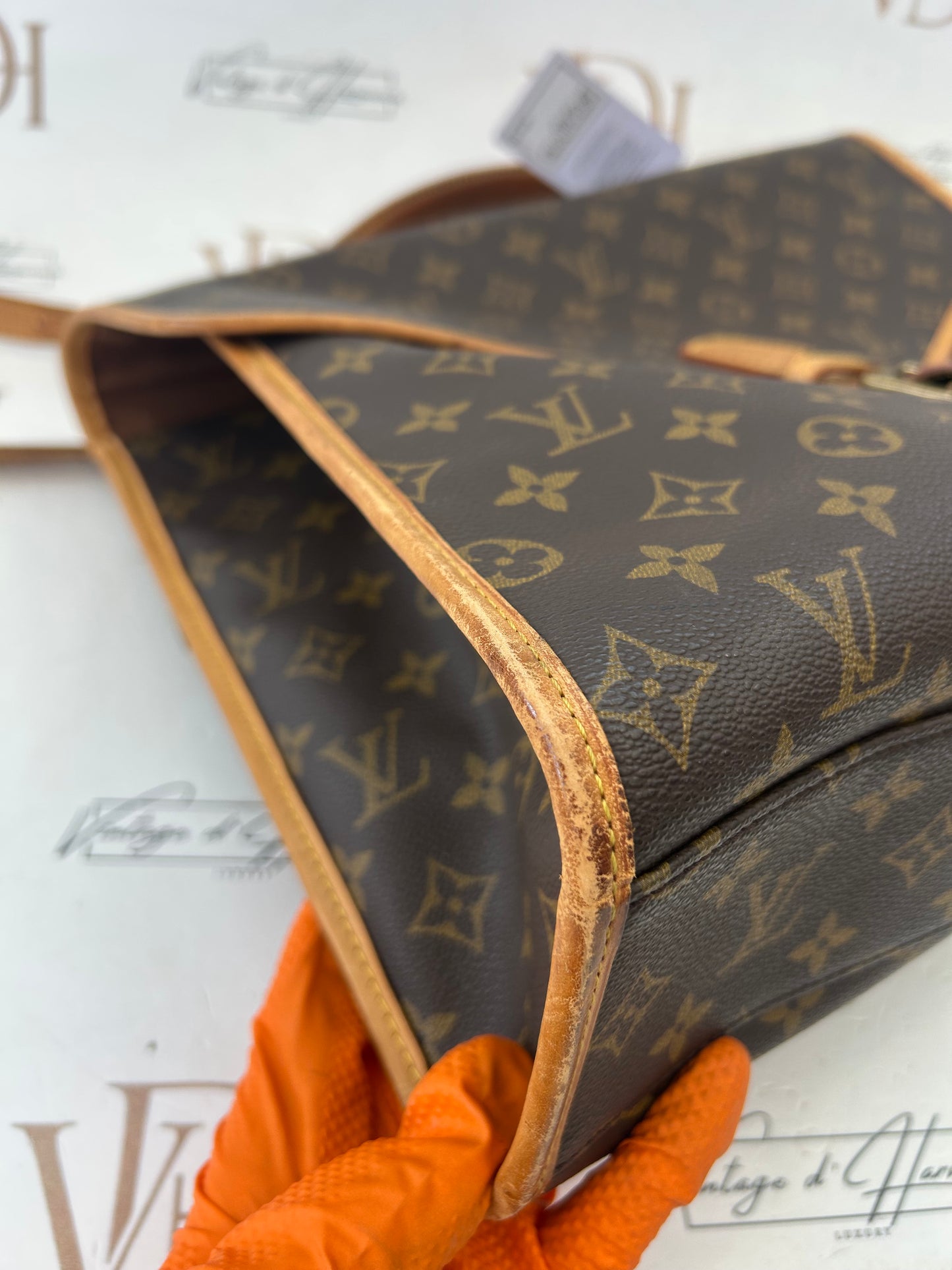 018325 - Louis Vuitton Beverly