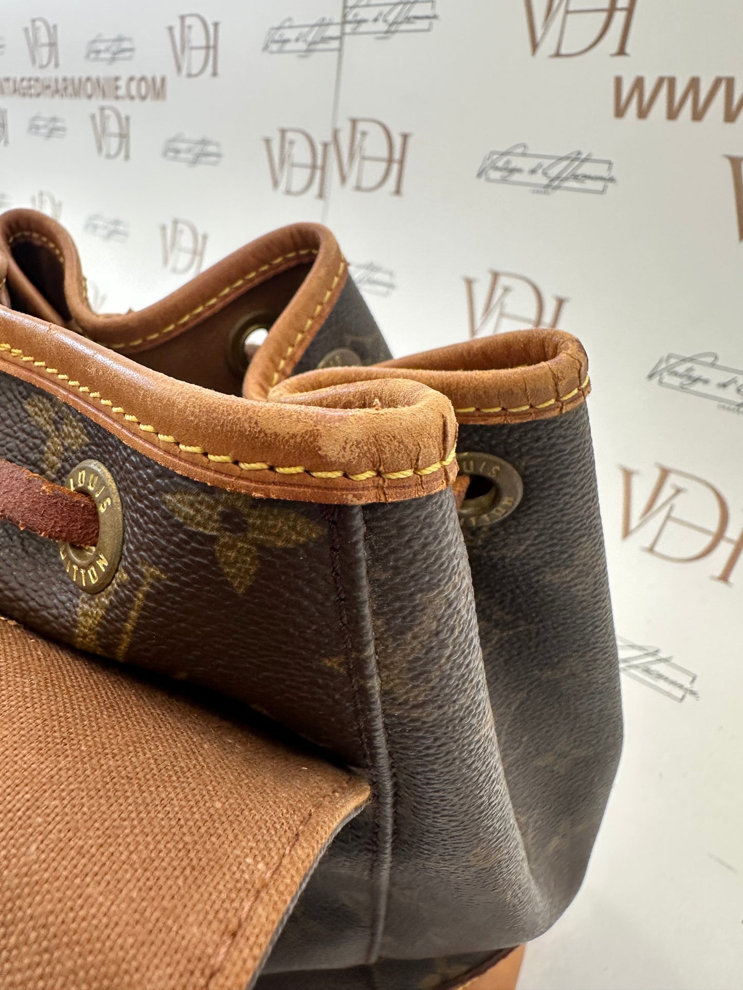 017912 - Louis Vuitton Montsouris MM