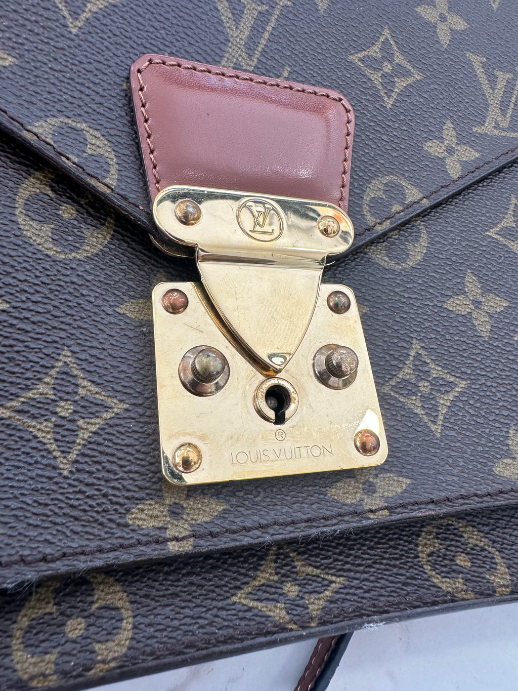 Louis Vuitton Monceau 28