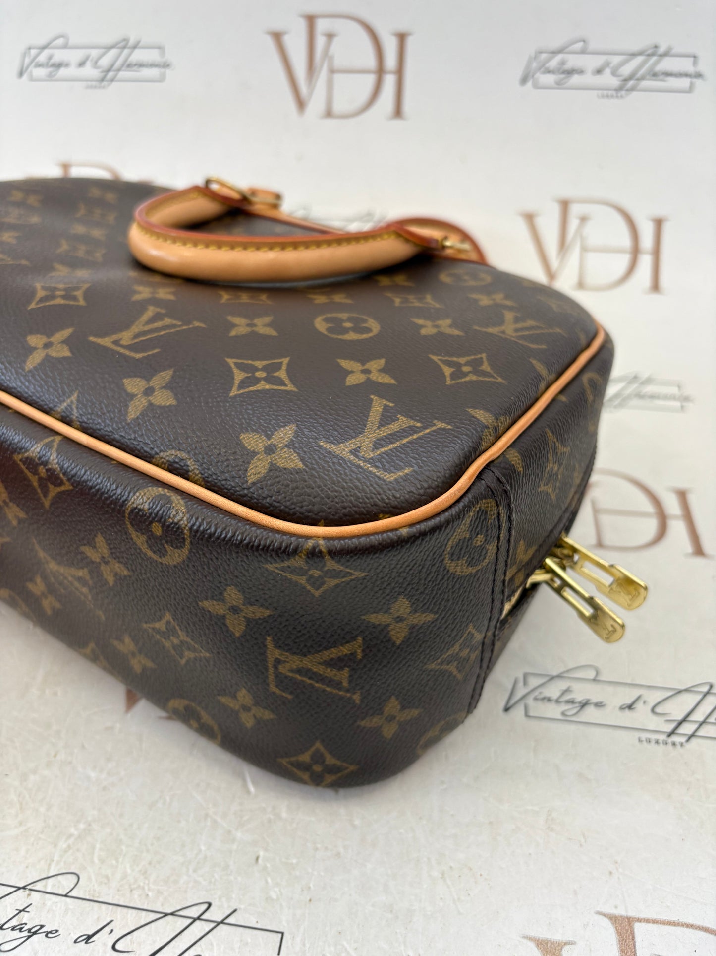 017224 - Louis Vuitton Trouville