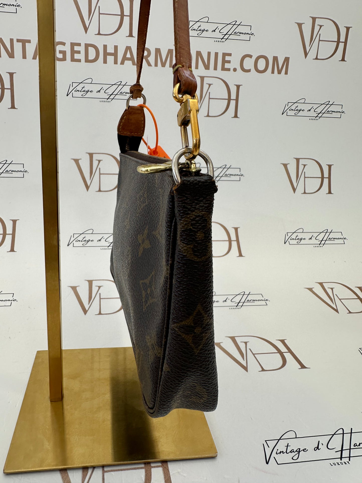 017749 - Louis Vuitton Pochette