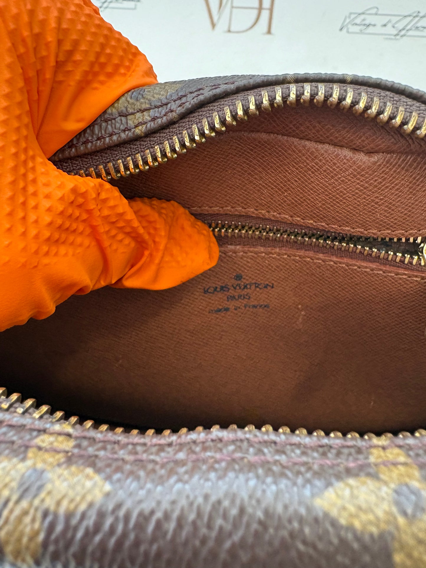 018713 - Louis Vuitton Jeune Fille