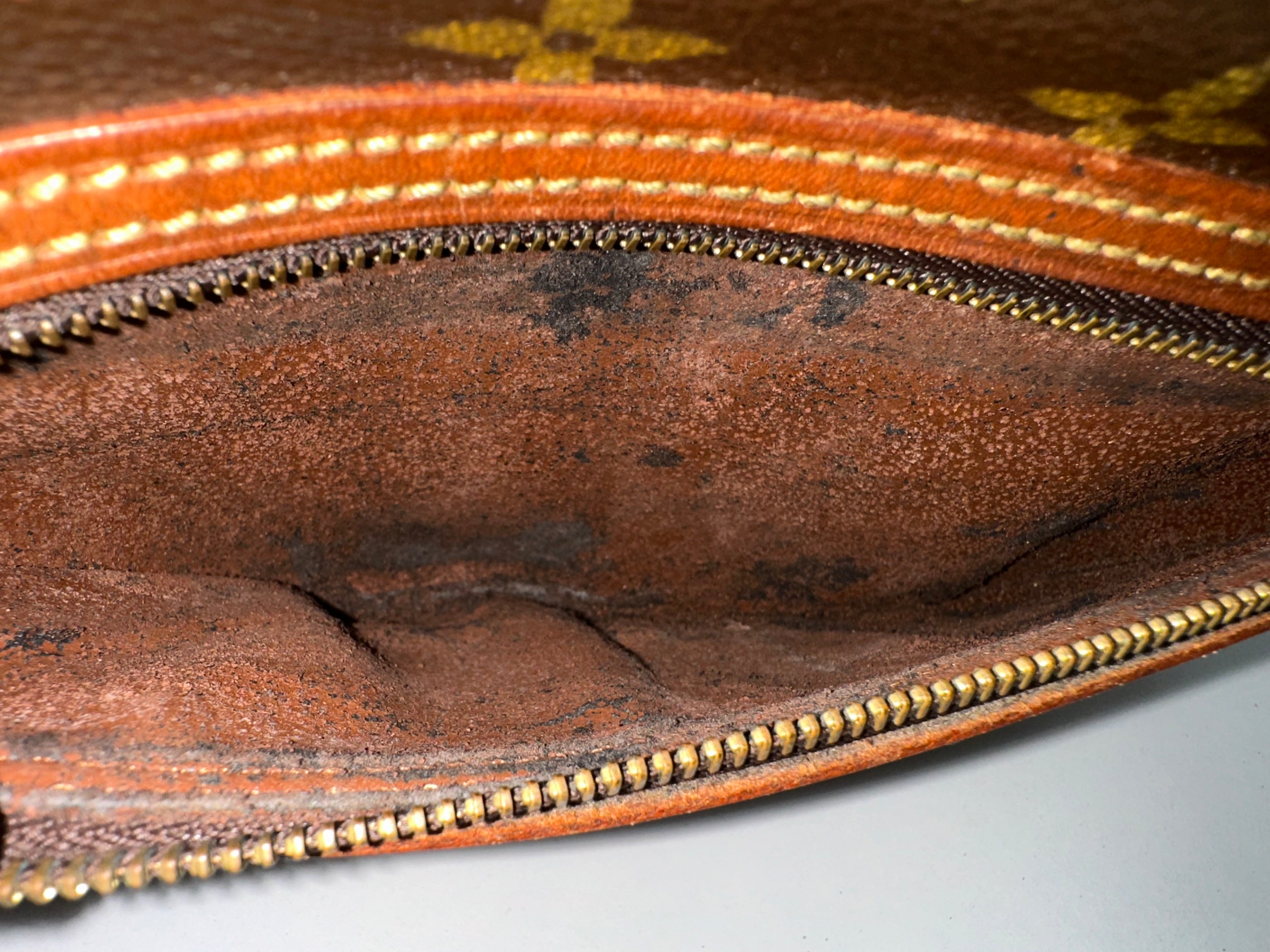 Louis Vuitton Dragonne GM