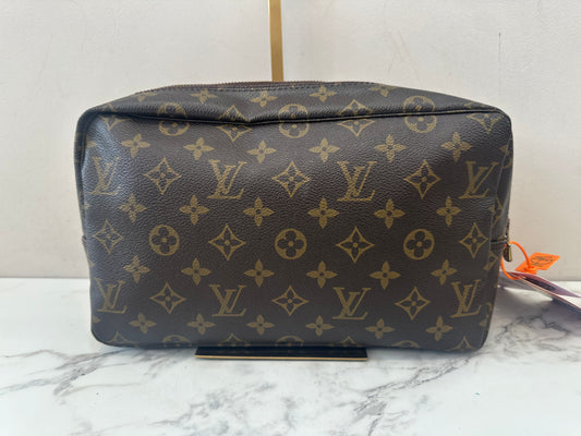 Louis Vuitton Trousse Toilette 28