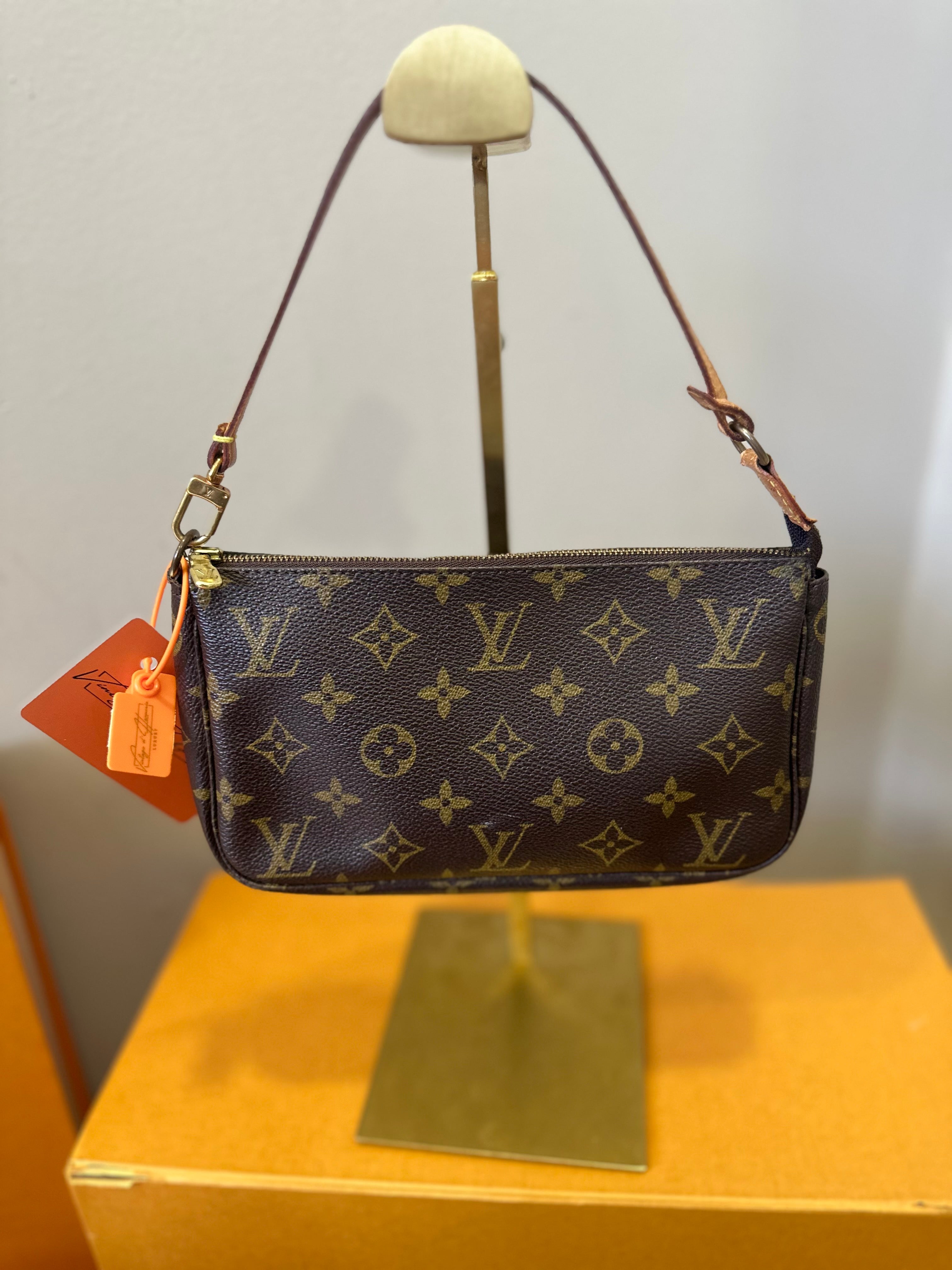 Louis Vuitton Pochette