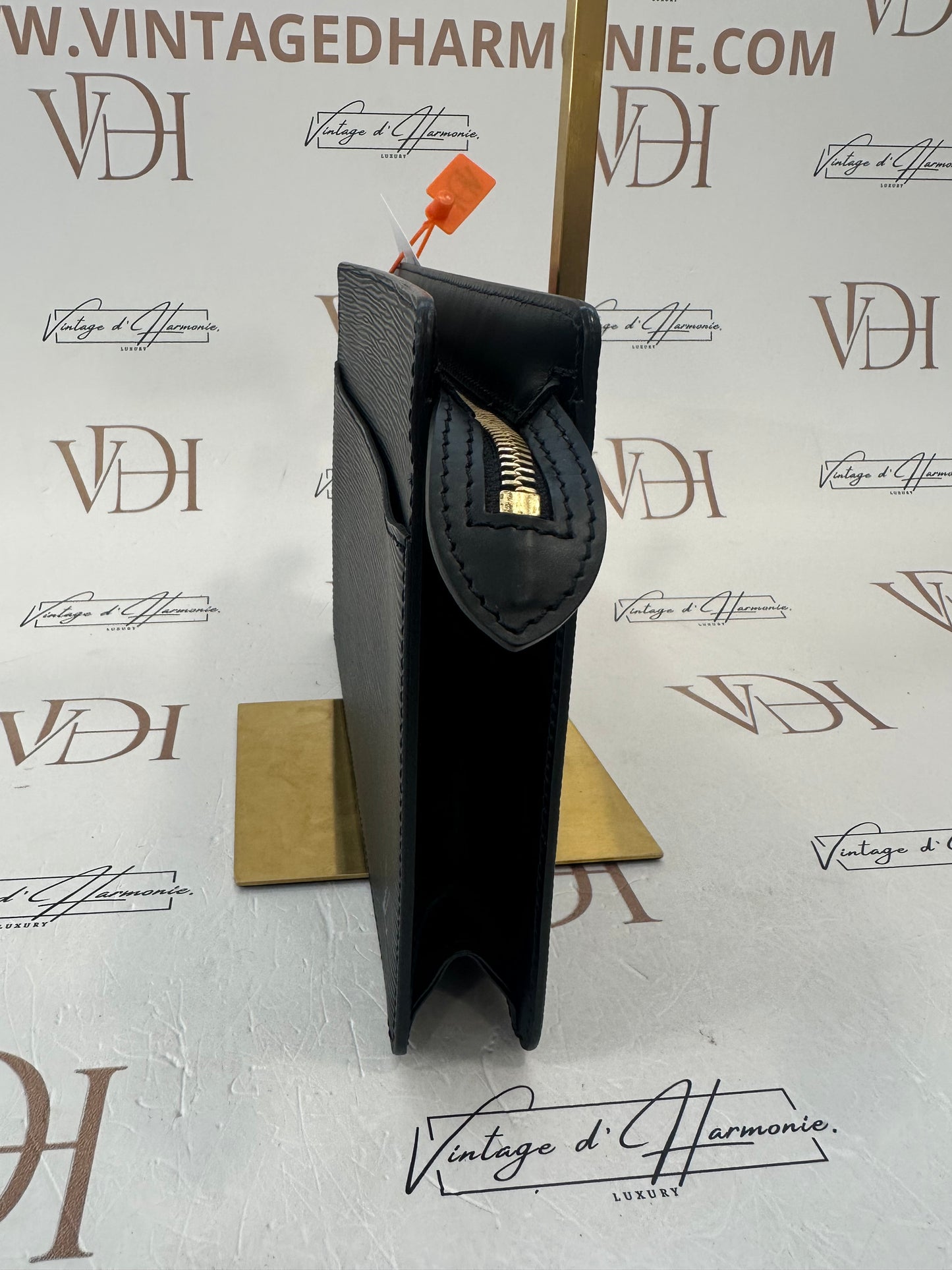 017888 - Louis Vuitton Black Epi Pochette Clutch