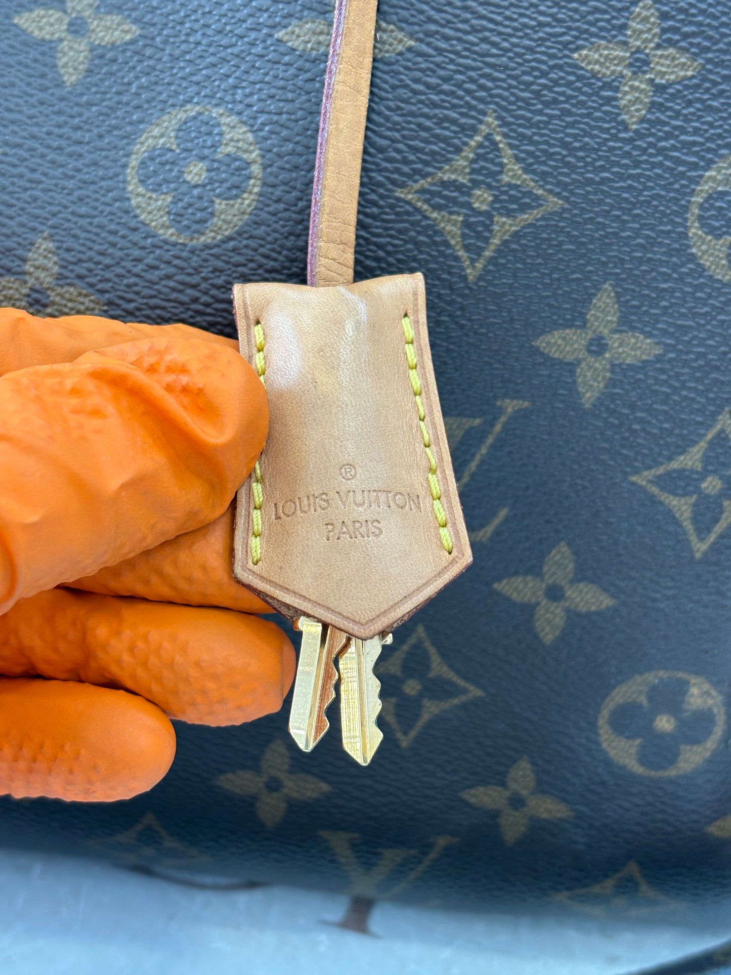 018367 - Louis Vuitton Montaigne MM