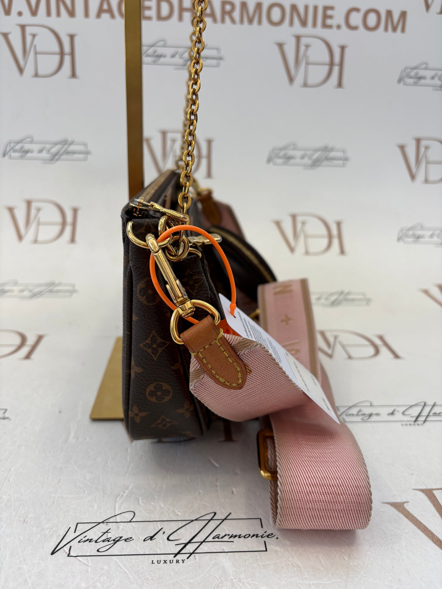 383754 - Louis Vuitton Multipochette