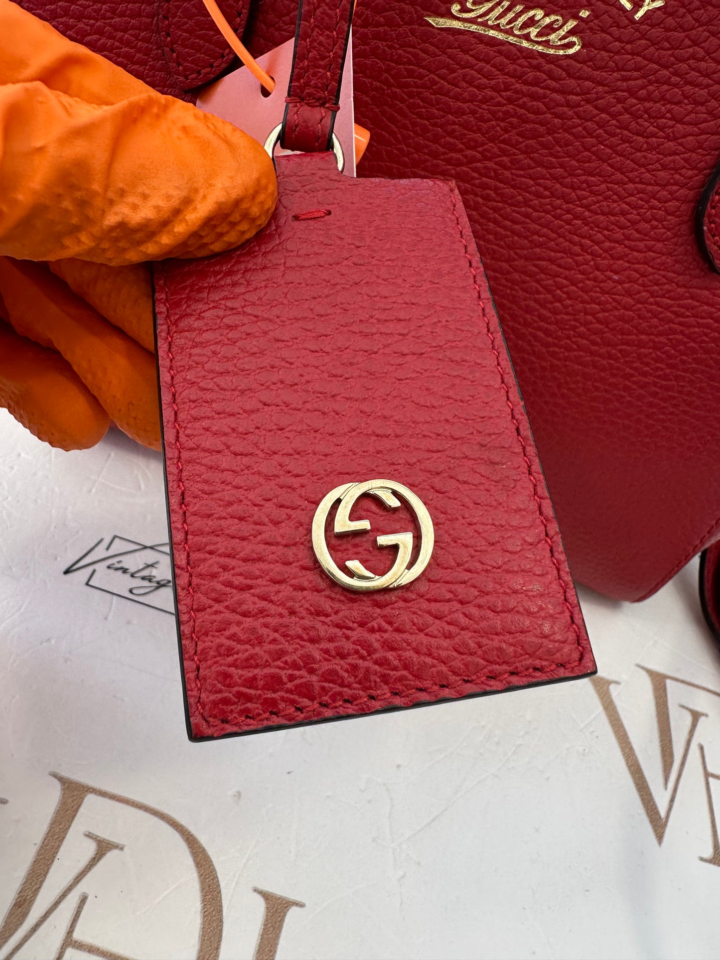 382541 - Gucci Swing