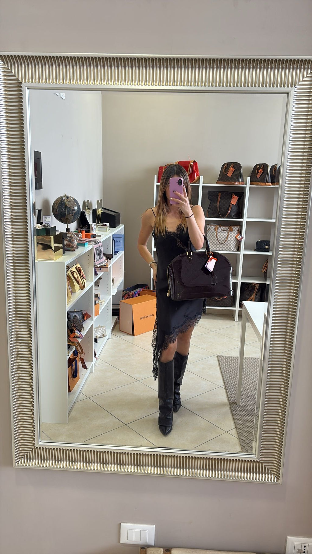 Louis Vuitton Alma Vernis Black