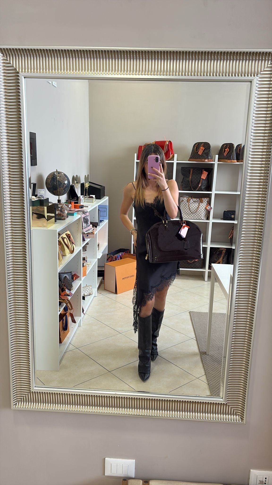 Louis Vuitton Alma Vernis Black