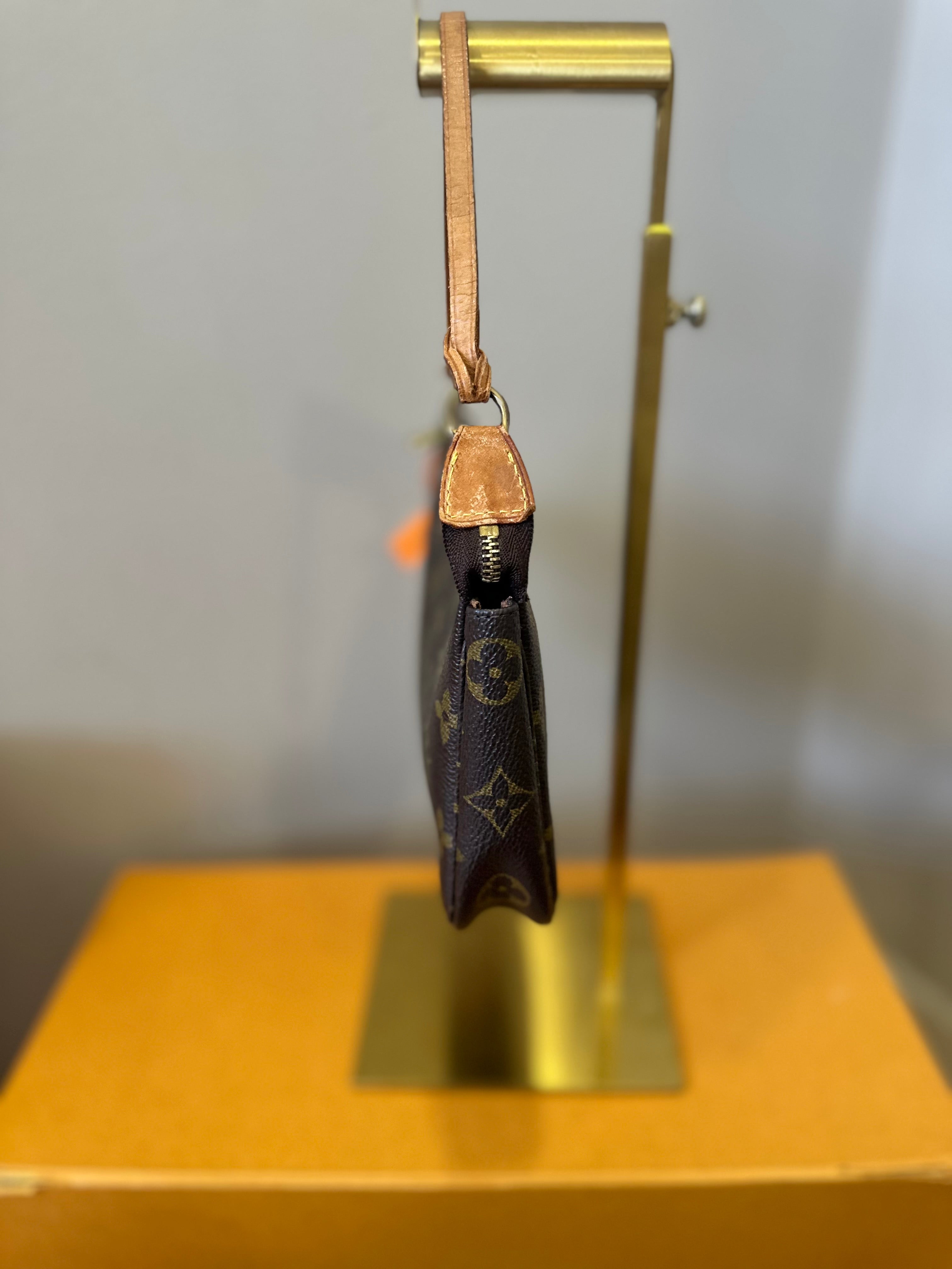 Louis Vuitton Pochette