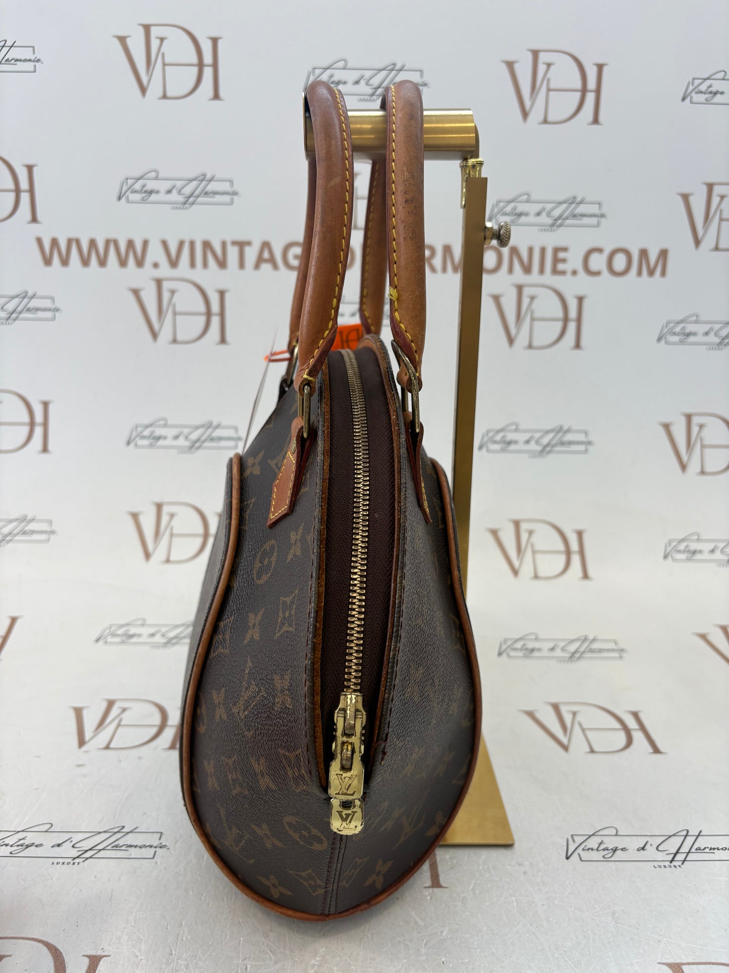018610 - Louis Vuitton Ellipse PM